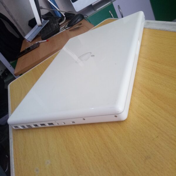 Apple Macbook A1181, 4gb Ram, 250gb HDD,  Mac Os & Windows Installed - Image 15