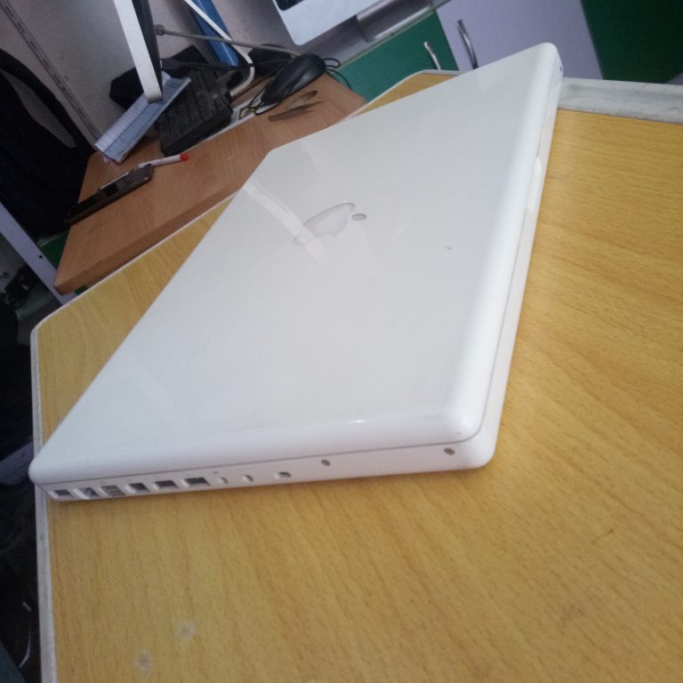 Apple Macbook A1181, 2gb Ram, 160gb HDD, Mac Os & Windows Installed - Image 17