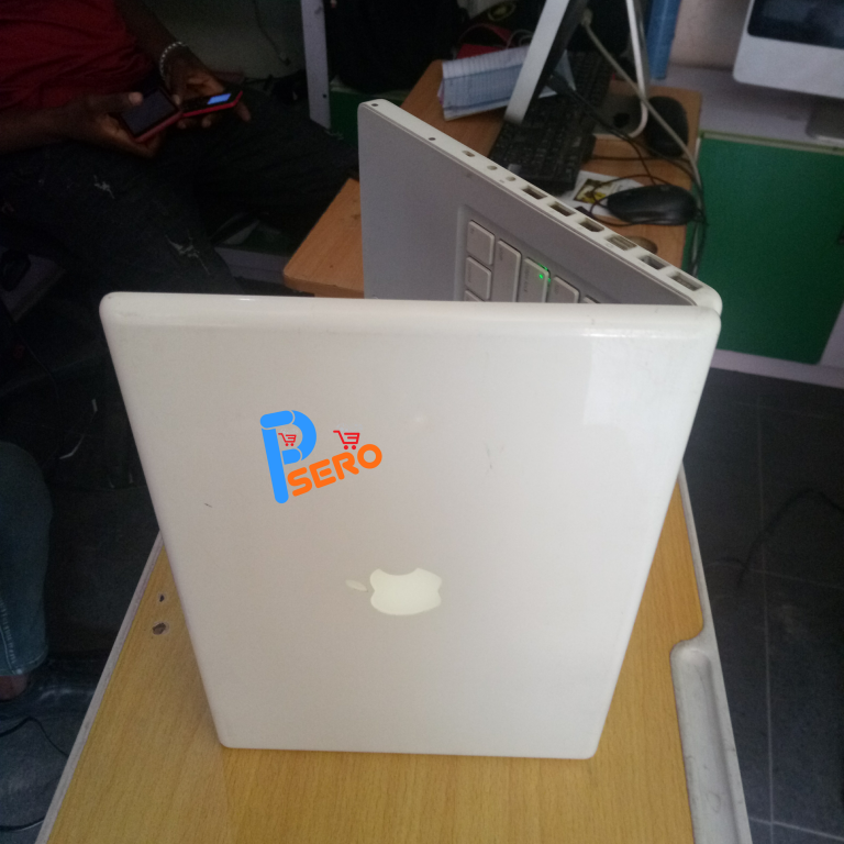 Apple Macbook A1181, 2gb Ram, 160gb HDD, Mac Os & Windows Installed