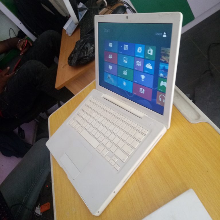 Apple Macbook A1181, 2gb Ram, 160gb HDD, Mac Os & Windows Installed - Image 11
