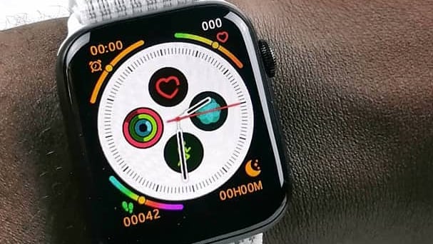 Best Quality Smart Watch - Series 5 Apple Watch - Heart Rate, Body Temperature test - Many more - Image 9