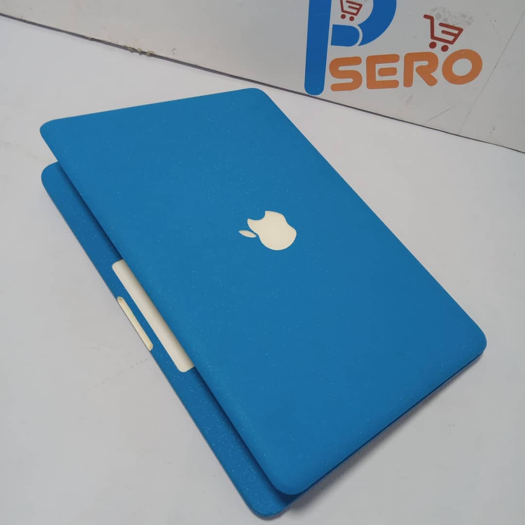 Apple MacBook Unibody Laptop- Intel Core 2 Duo - 4GB Ram - 320HDD - Light Blue - Image 4