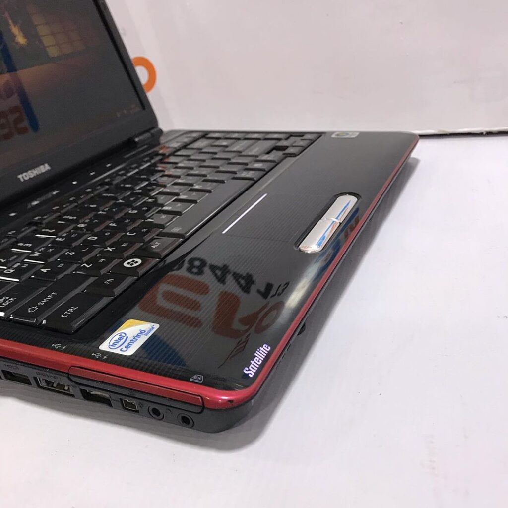 Toshiba Satellite M300 Intel Core 2 Duo 250GB HDD 4GB Ram Sharp