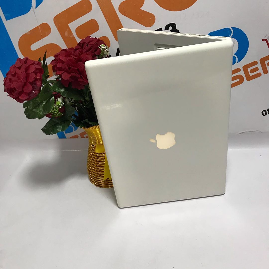 【大特価】Apple MacBook A1181 ホワイト 動作確認済み Yahoo!オークション -「macbook a1181」(ノートブック、ノート