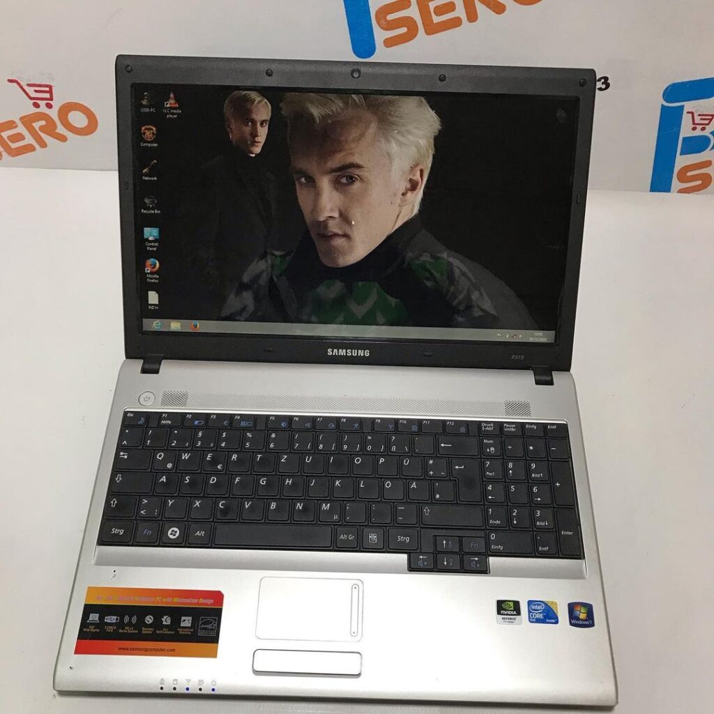 Samsung Laptop Intel Core 2 duo with dedicated graphics 4GB Ram