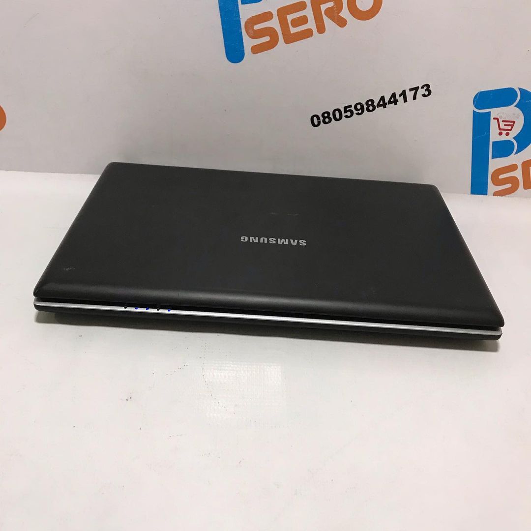 Samsung Laptop - Intel Core 2 duo with dedicated graphics - 4GB Ram -160GB HDD - Lovely Shape - Image 11