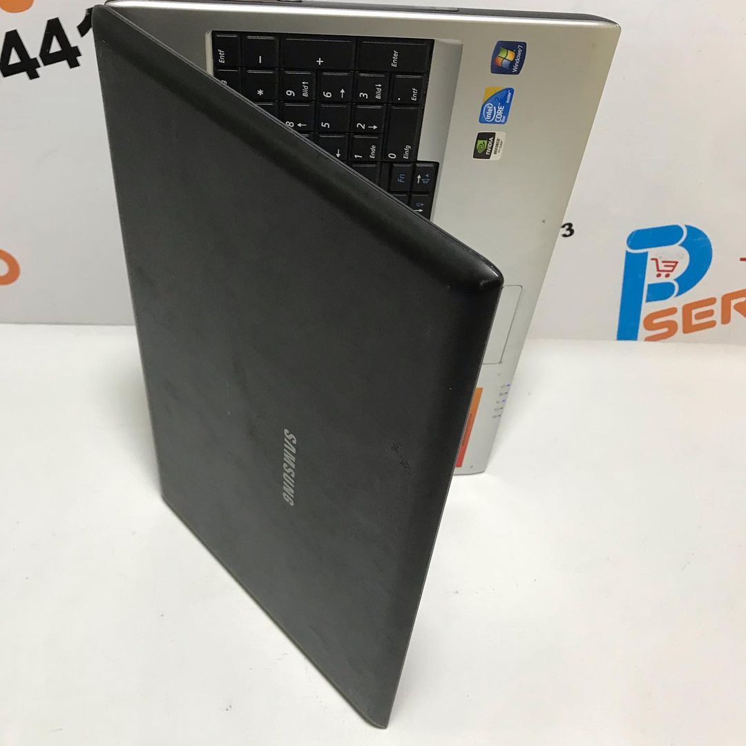 Samsung Laptop - Intel Core 2 duo with dedicated graphics - 4GB Ram -160GB HDD - Lovely Shape - Image 9