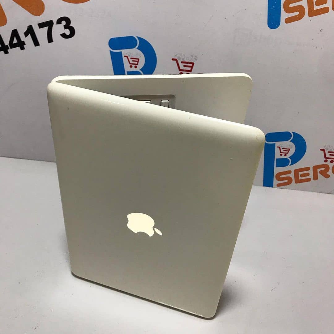 Apple MacBook Unibody Laptop – 4GB Ram – 250HDD – Recent MAC Os