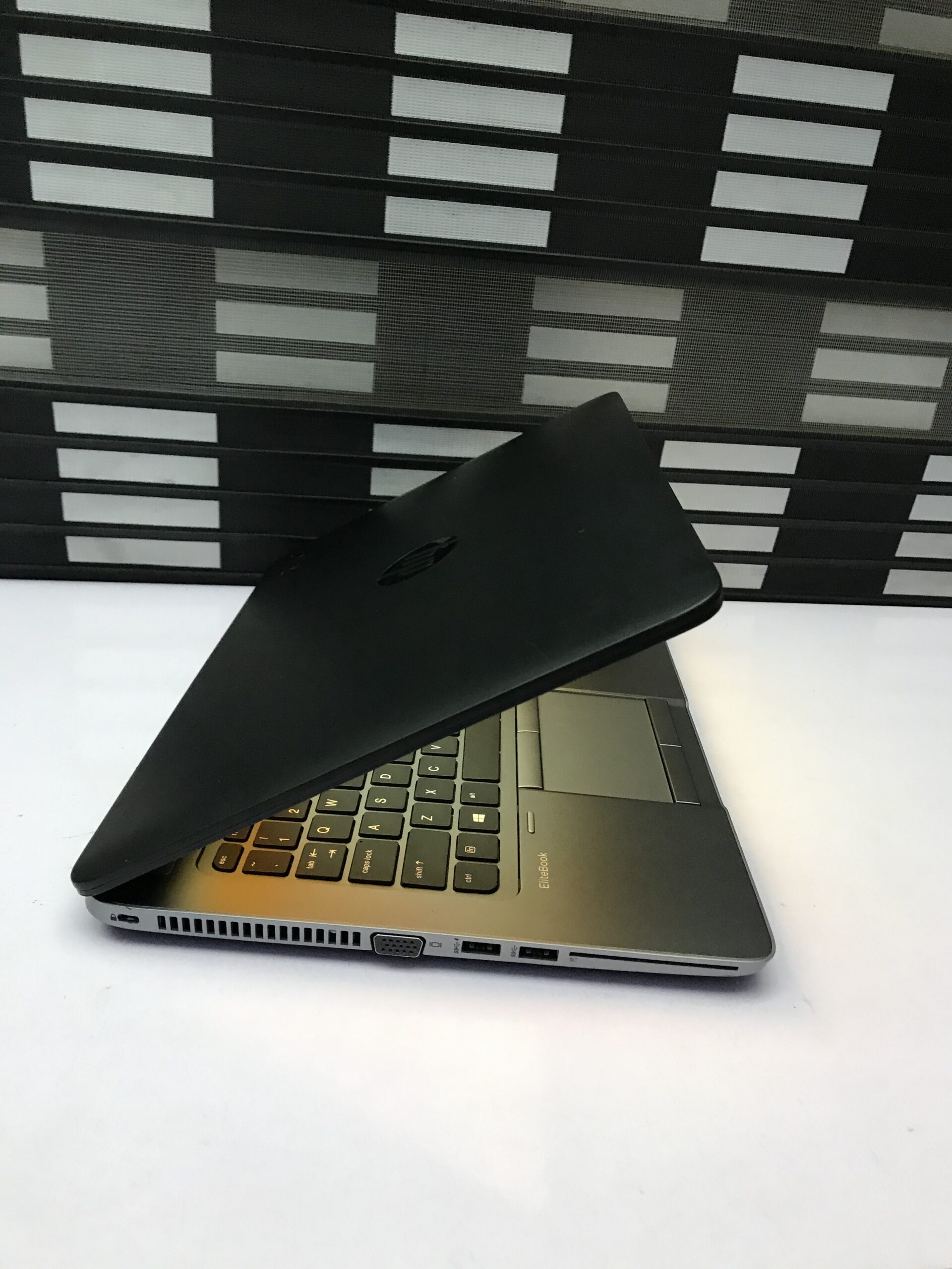 HP Elitebook 840 G2 Laptop - Core i5 - Touchscreen - 4GB Ram - 500GB HDD - Fingerprint - Image 2