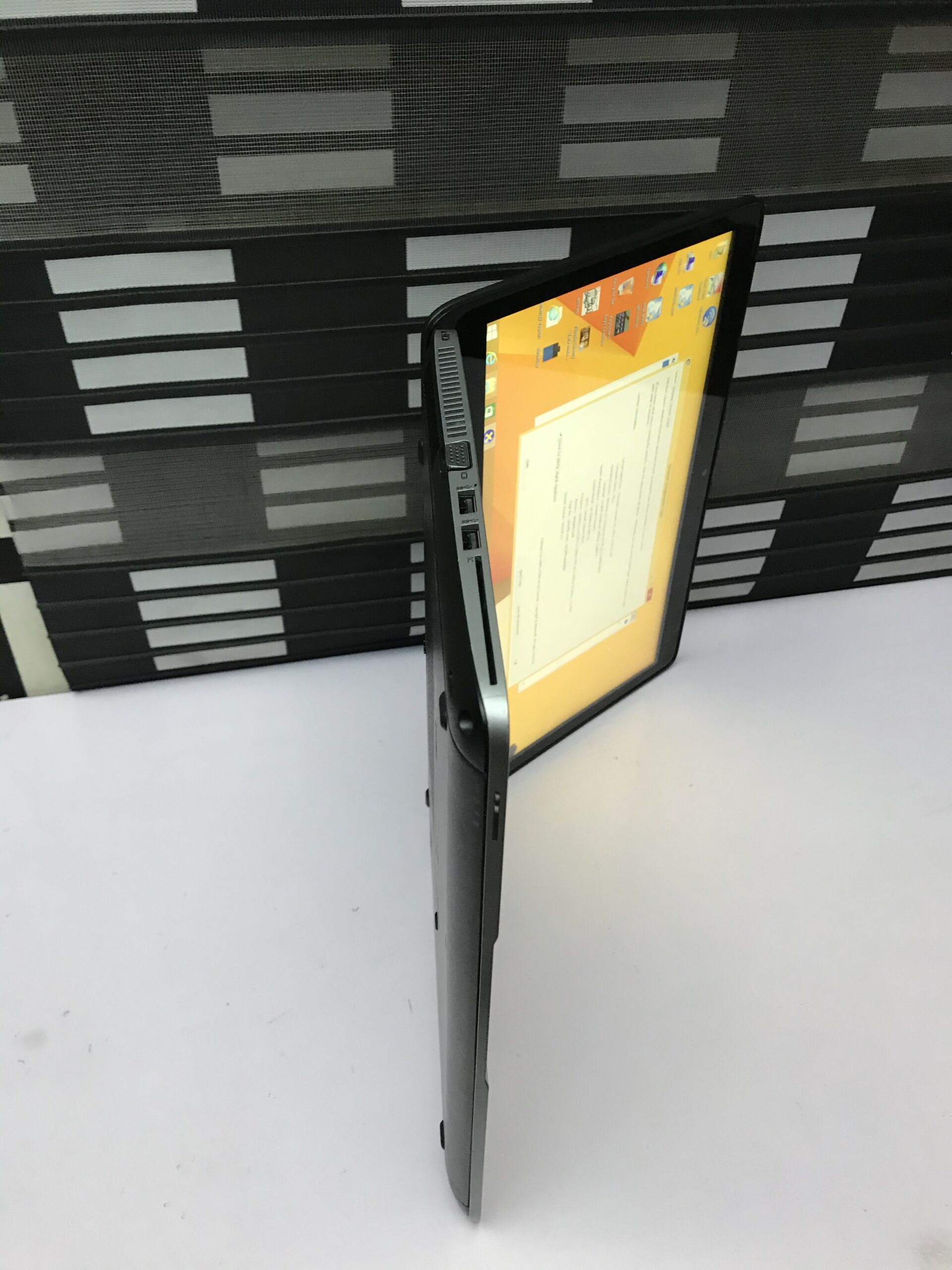 HP Elitebook 840 G2 Laptop - Core i5 - Touchscreen - 4GB Ram - 500GB HDD - Fingerprint - Image 3