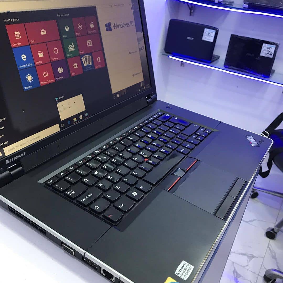 Lenovo Thinkpad 03192AG Laptop - Intel Core i3 - 4GB Ram - 250GB HDD - Image 5