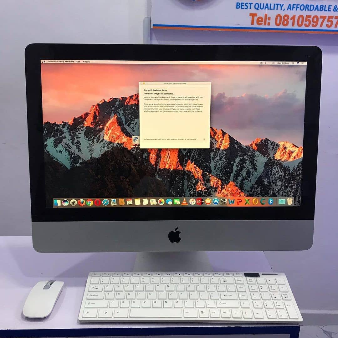 iMac (21.5-inch, Mid 2011)キーボード, マウス付き iMac(21.5インチ、Mid 2011、キーボード・マウス付き)