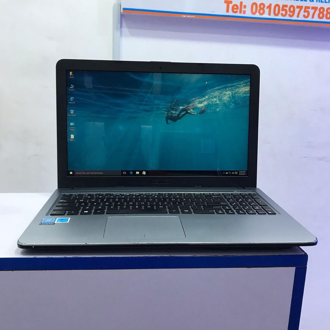 ASUS X504s- Intel Inside – Very Slim -4Gb RAM – 320Gb HDD – 15.6 inch – 1.60 GHz-