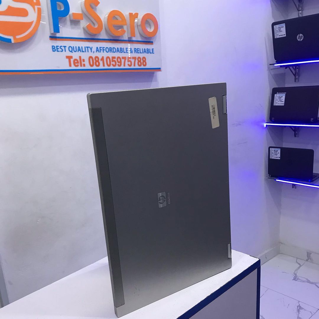 HP Elitebook 8730W workstation β 4GB Ram β 120GB HDD