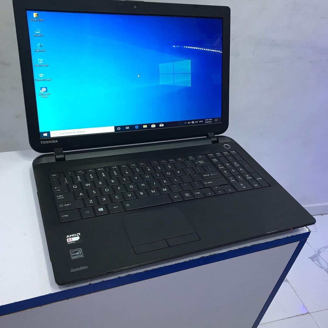 Toshiba Satellite C55D-B - core 2 - 4GB Ram - 320GB HDD - 1.00GHz - Image 7