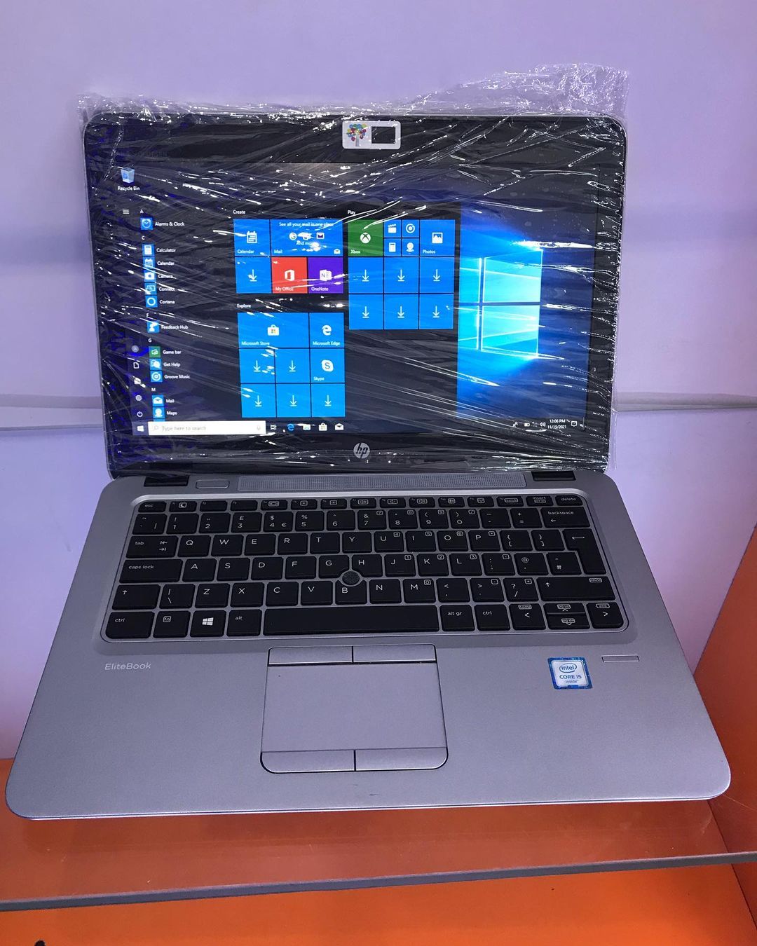 Ultra-Slim Hp Elitebook mt43 pro 4gb Ram 320gb HDD – 2.4GHz
