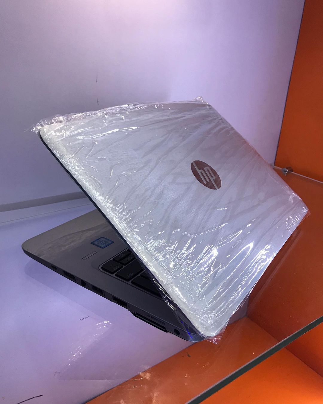 Ultra-Slim Hp Elitebook mt43 pro 4gb Ram 320gb HDD – 2.4GHz - Image 4