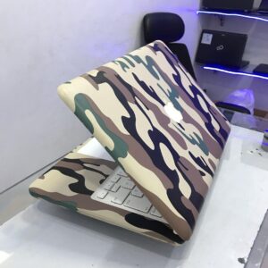 Apple MacBook A1342 Unibody – 13.3 inch – 250GB HDD – 5GB RAM, Apple light