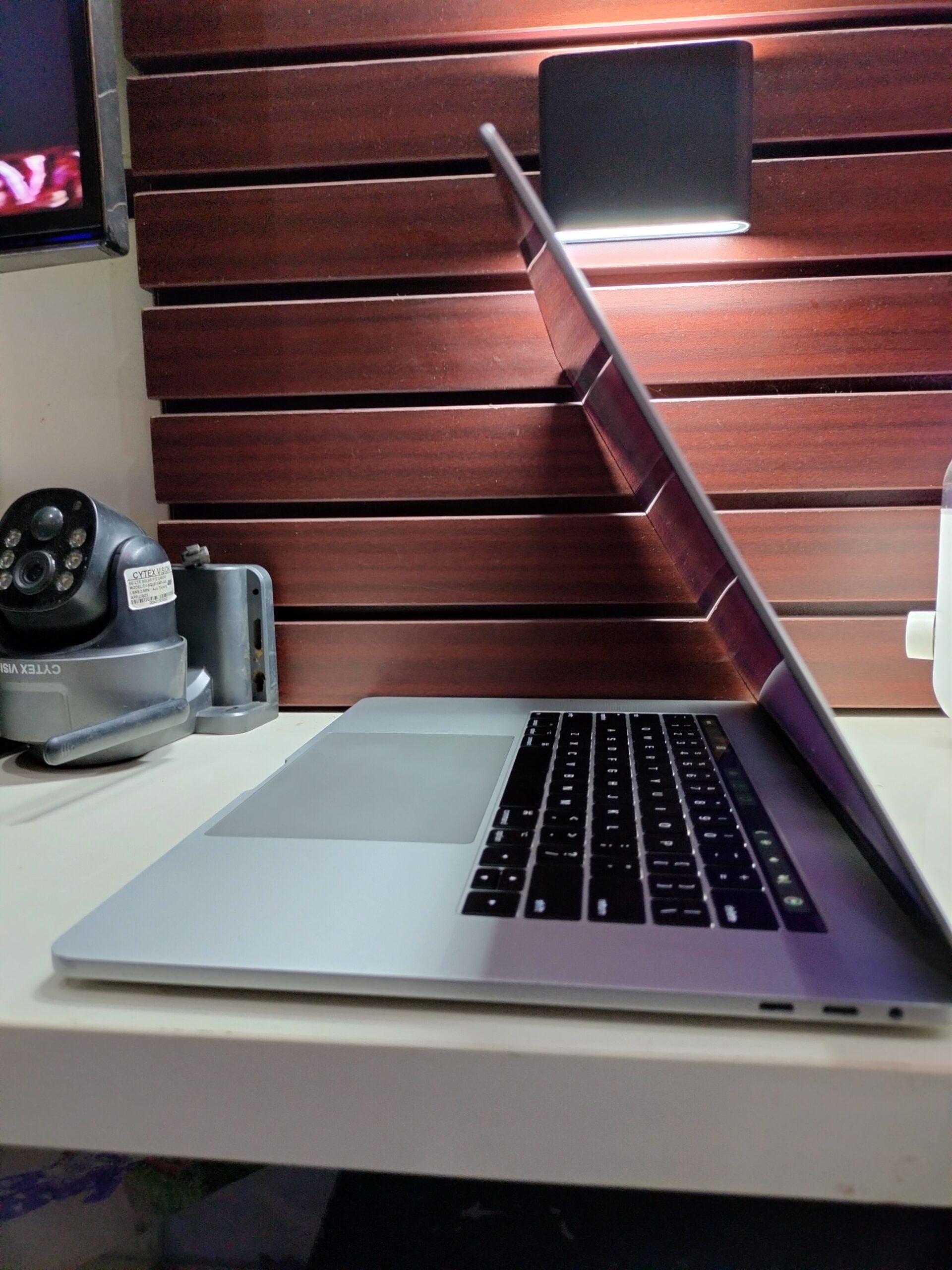 Apple MacBook Pro 2016 - Intel Core i7 - 512GB SSD - 16GB RAM