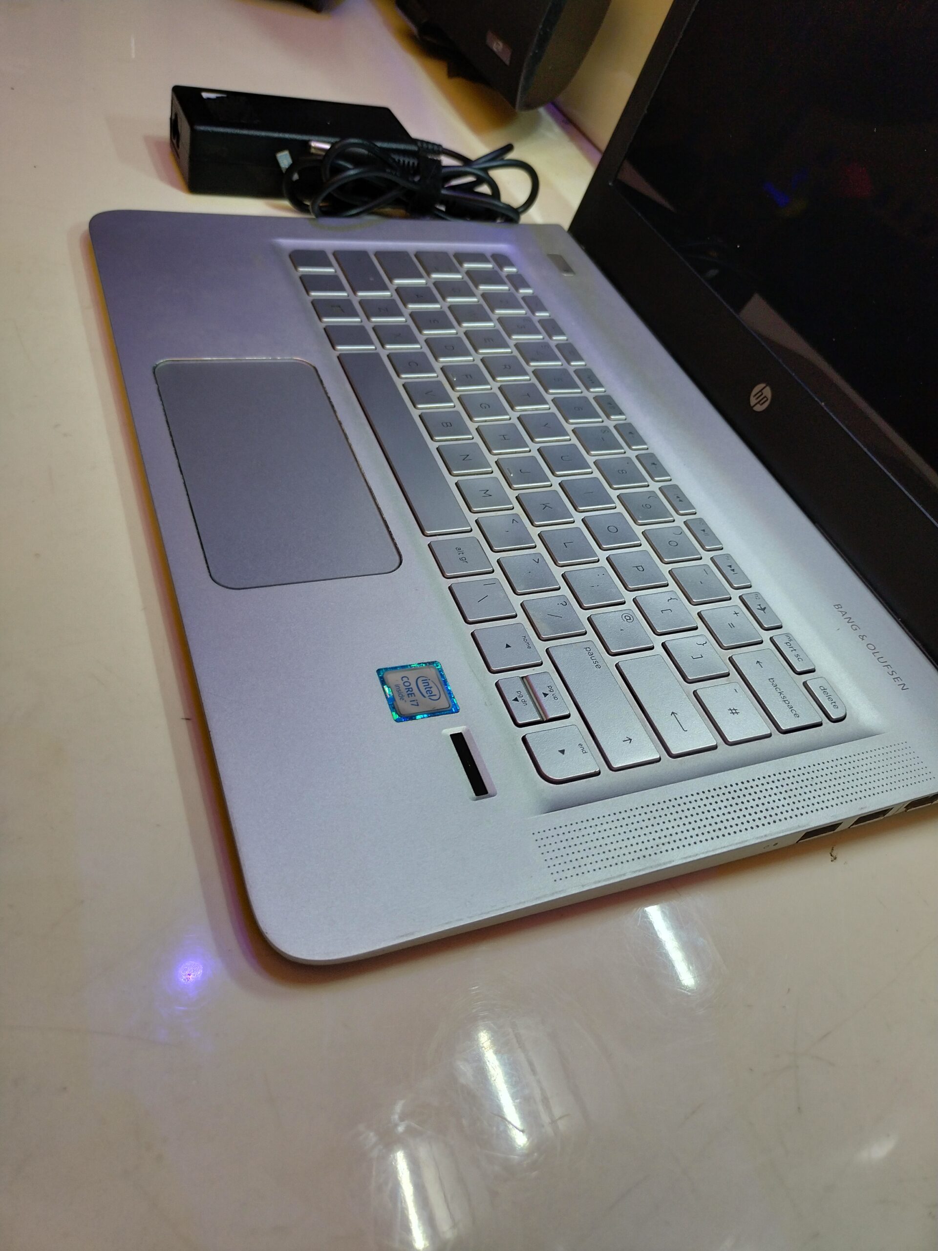 HP Envy Laptop - Core i7 - 256GB SSD - 8GB Ram - 6th Gen - Keyboard Light - Image 5