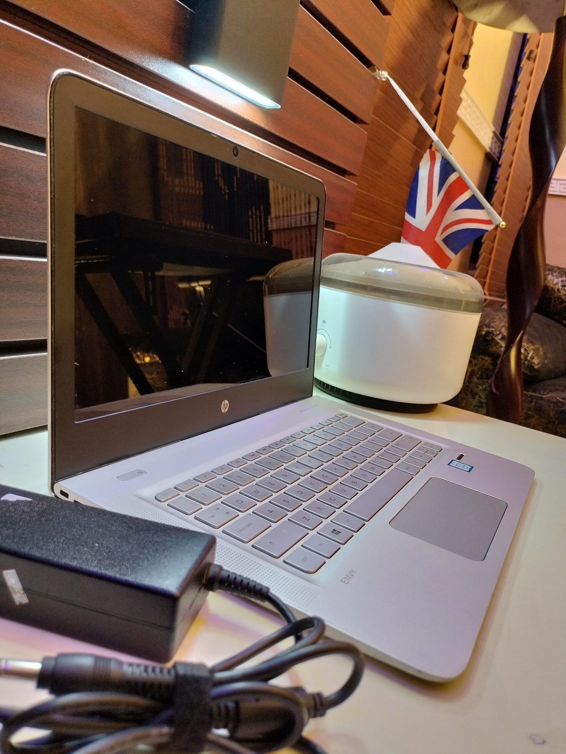 HP Envy Laptop - Core i7 - 256GB SSD - 8GB Ram - 6th Gen - Keyboard Light - Image 9