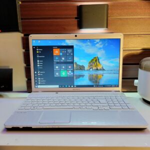 Sony VAIO VPCEL2S1E Laptop - AMD - 500GB HDD - 4GB Ram - Windows 10 Pro