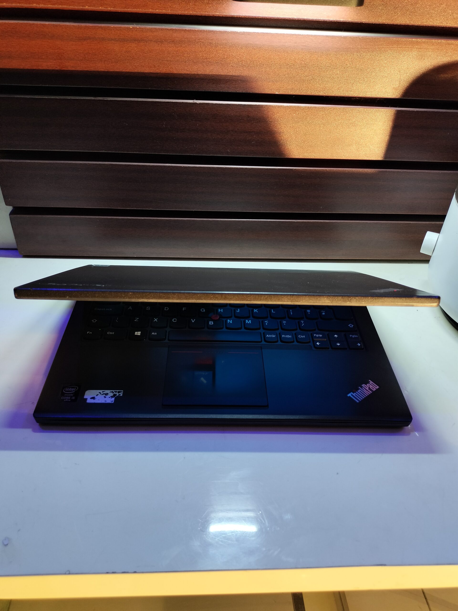 Lenovo Thinkpad X240 Laptop - Touchscreen - Core i5 - 500GB HDD - 8 Ram - Image 3