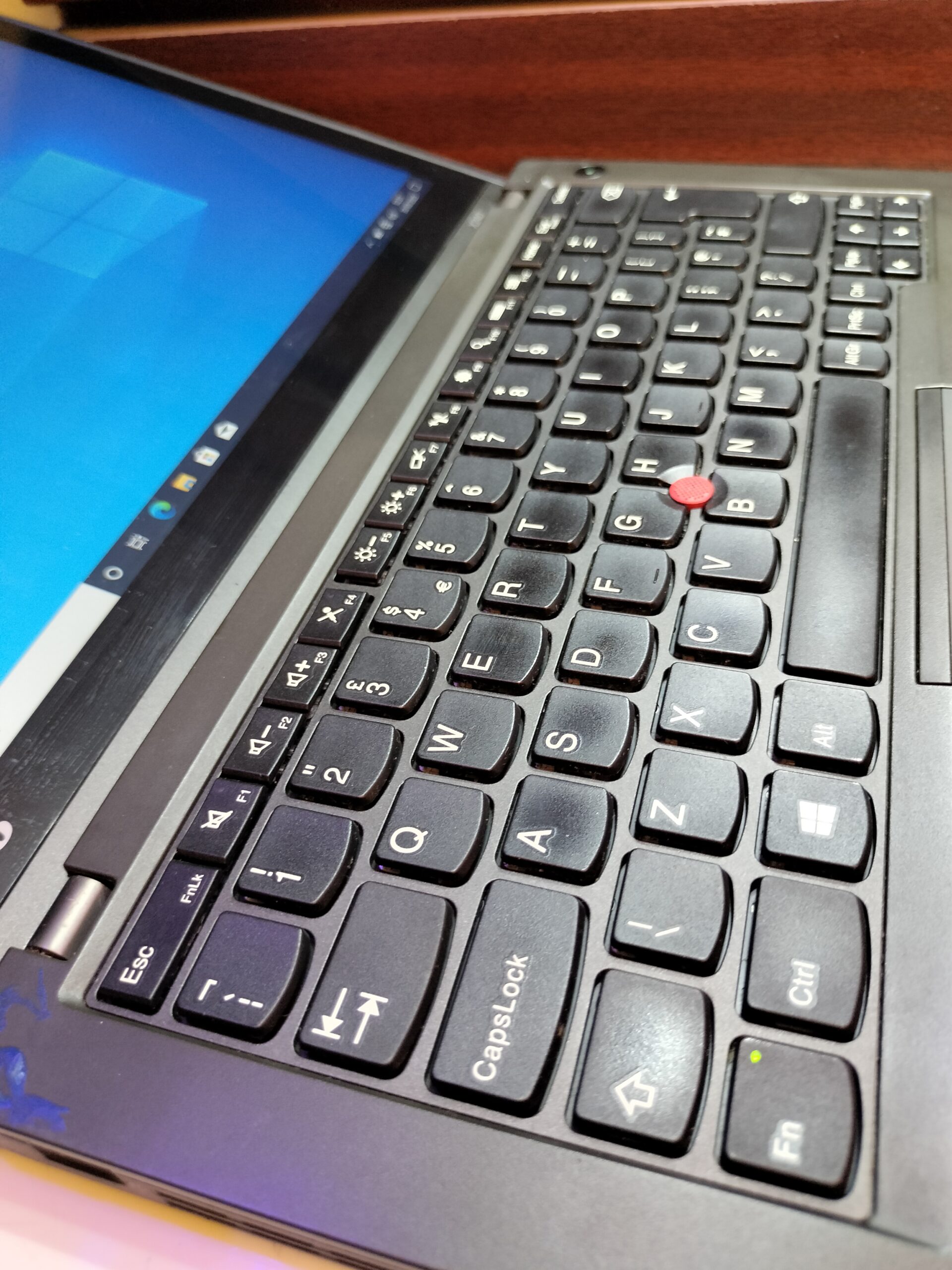 Lenovo Thinkpad X240 Laptop - Touchscreen - Core i5 - 500GB HDD - 8 Ram - Image 11