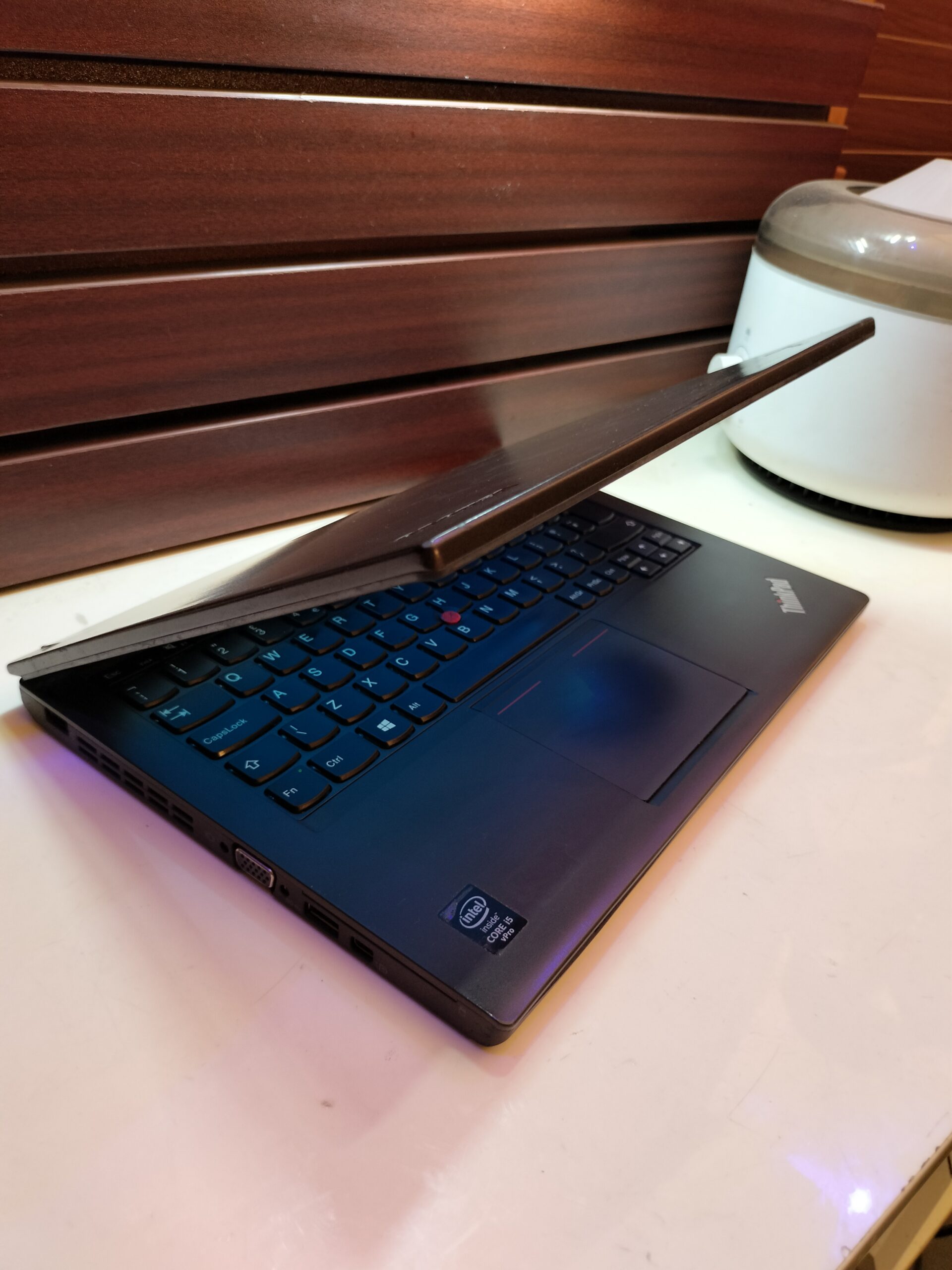 Lenovo Thinkpad X240 Laptop - Touchscreen - Core i5 - 500GB HDD - 8 Ram - Image 13