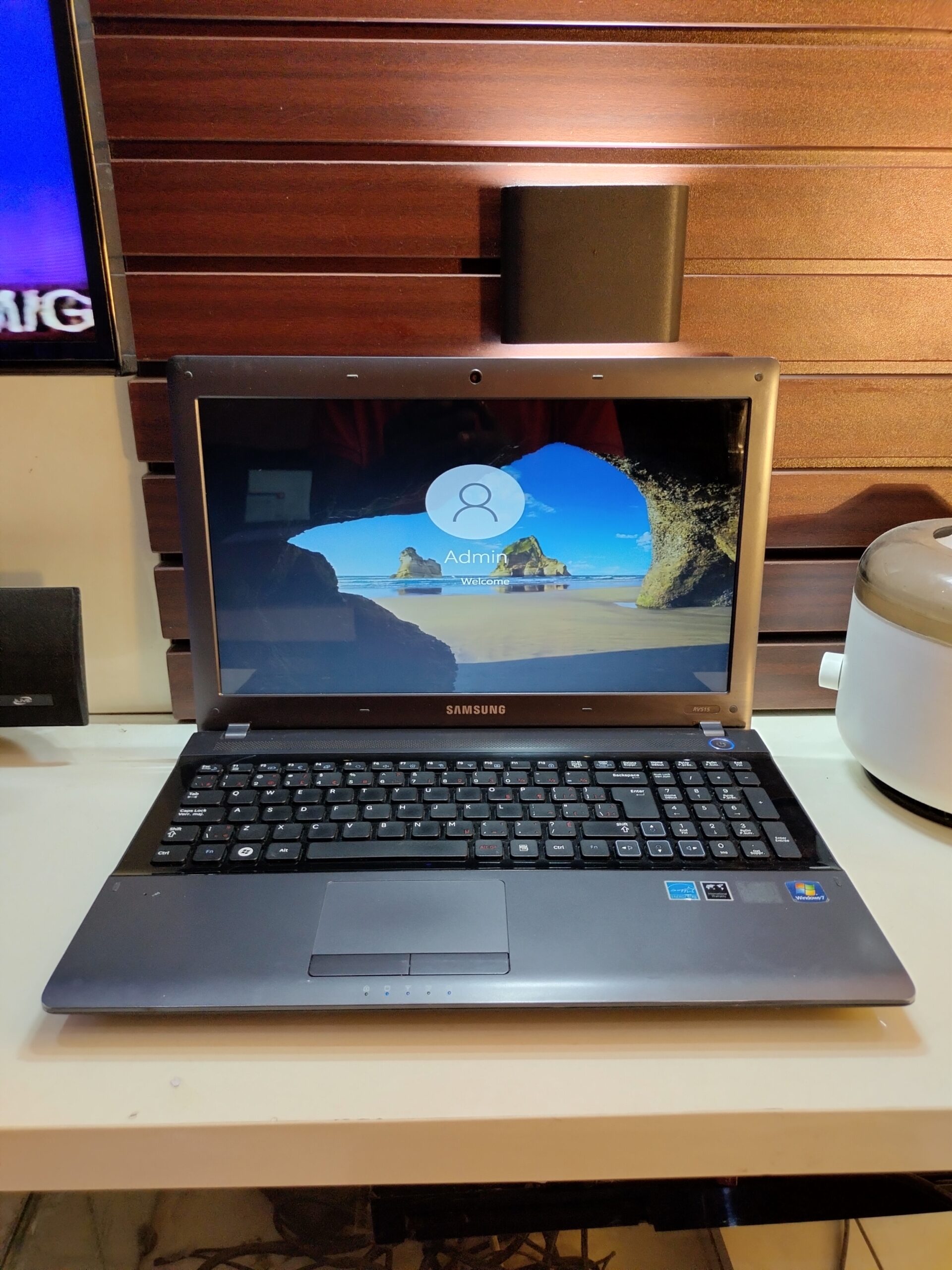 Samsung RV415/R515 - 250GB HDD - 4GB Ram - AMD - Windows 10 Pro