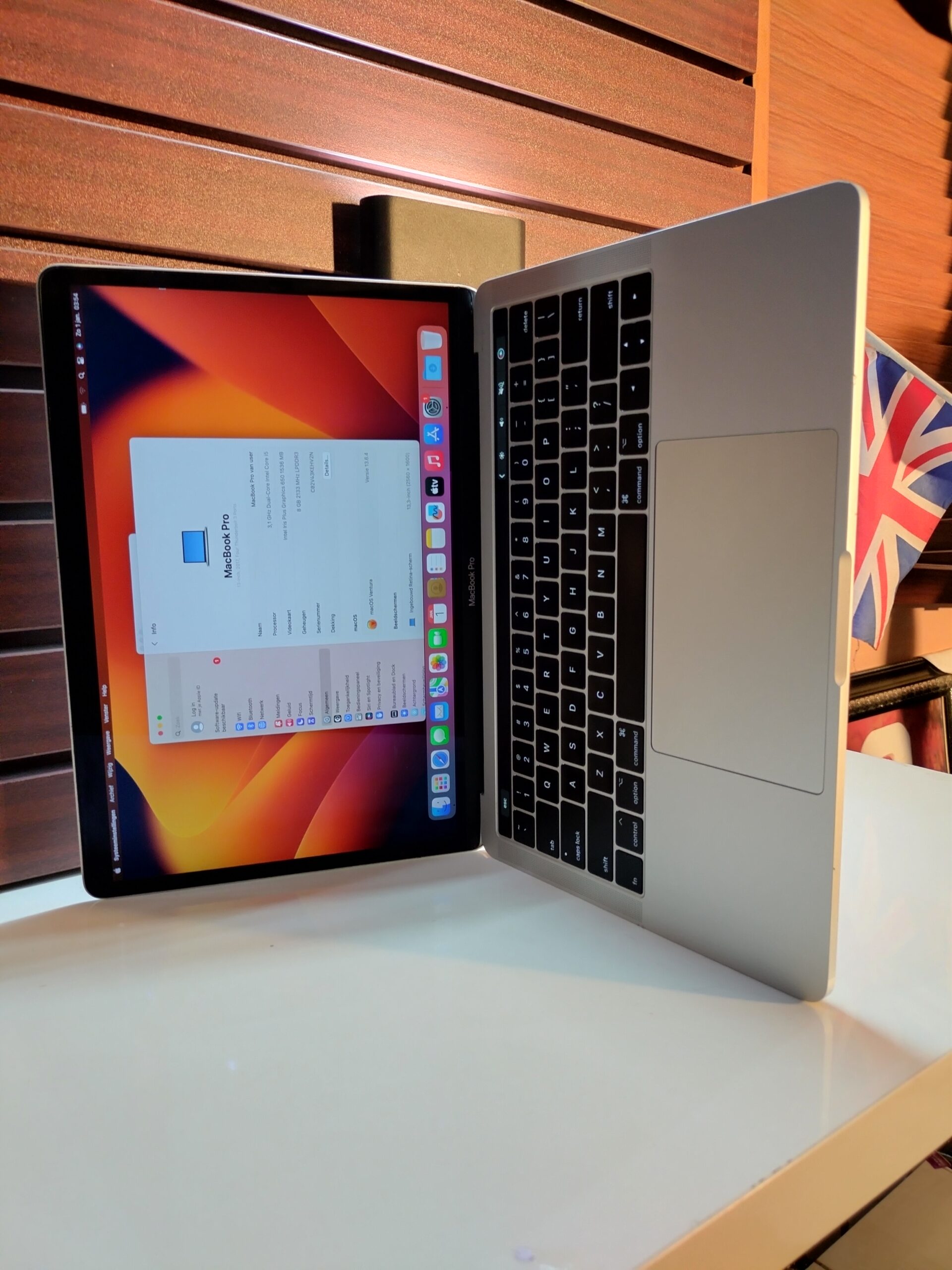 美品 MacBook Pro 2017 Core i5 8G 256G Amazon.com: Apple 2017 MacBook Pro with 3.1GHz Intel Core i5