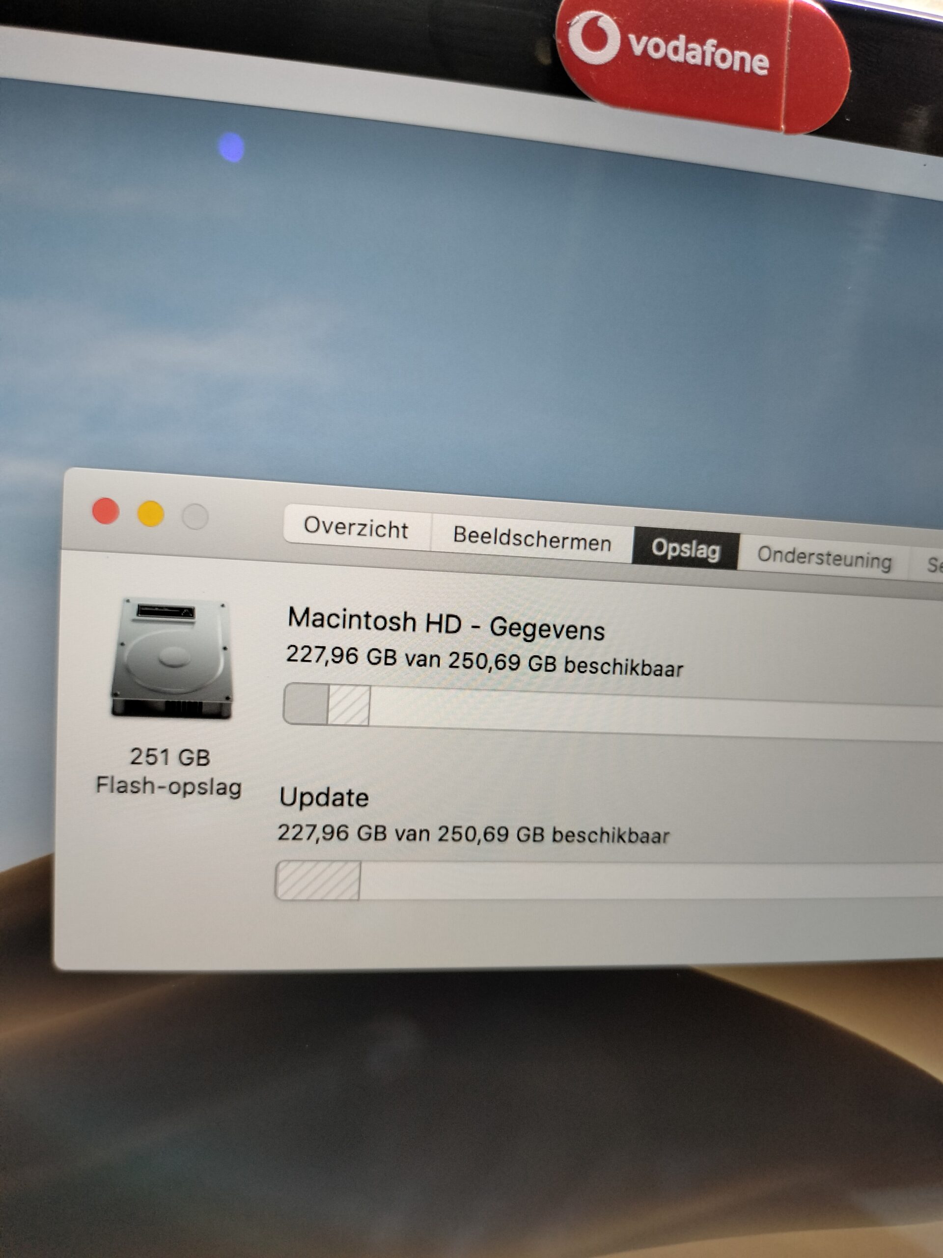 Apple MacBook Pro 2019 - Touch Bar - Core i7 - 256GB SSD - 16GB Ram - 15 inch - Image 13
