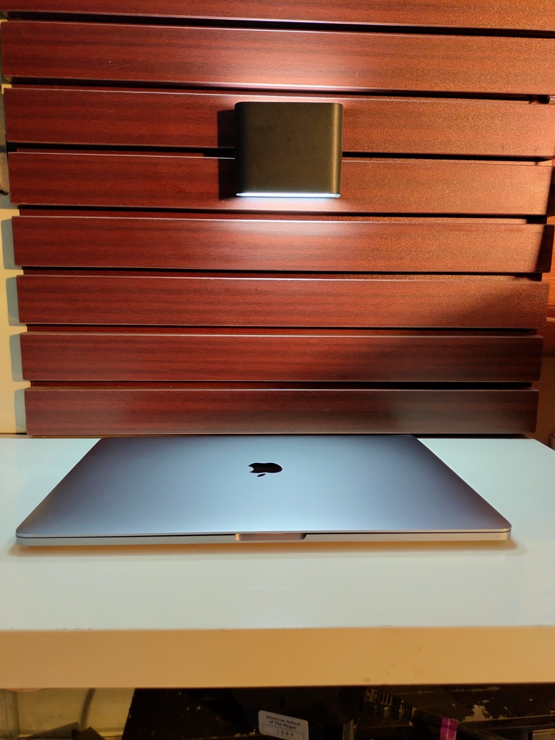 Apple MacBook Pro 2019 - Touch Bar - Core i7 - 256GB SSD - 16GB Ram - 15 inch - Image 8