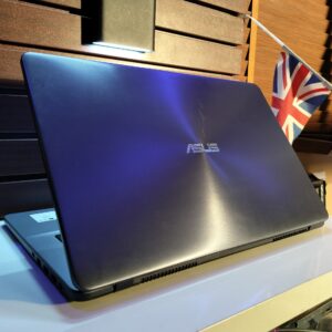 Asus Vivobook 17  - 8th Gen - Core i5 - 8GB Ram - 256GB SSD - Windows 11 Pro