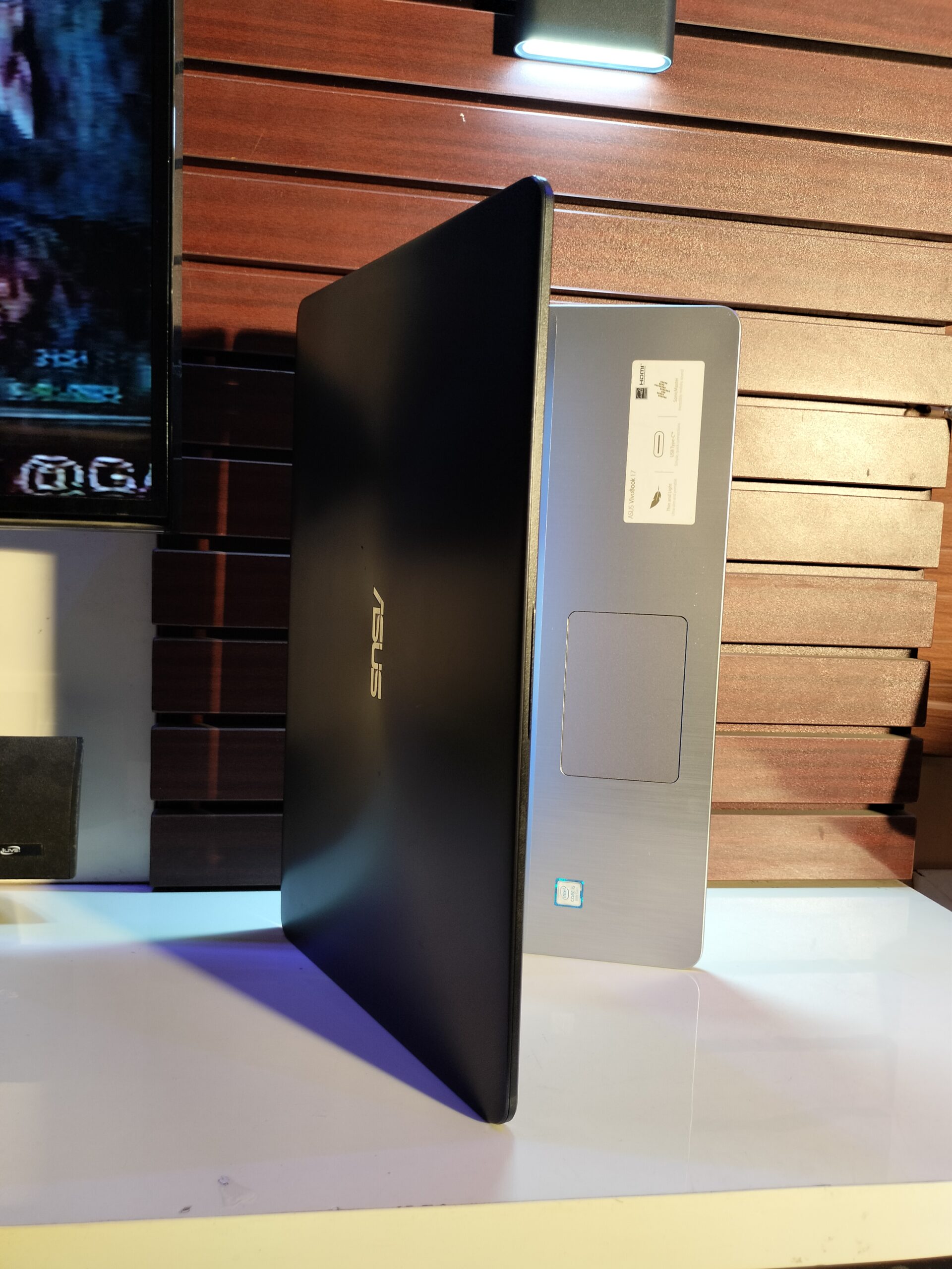 Asus Vivobook 17Β - 8th Gen - Core i5 - 8GB Ram - 256GB SSD - Windows 11 Pro - Image 8