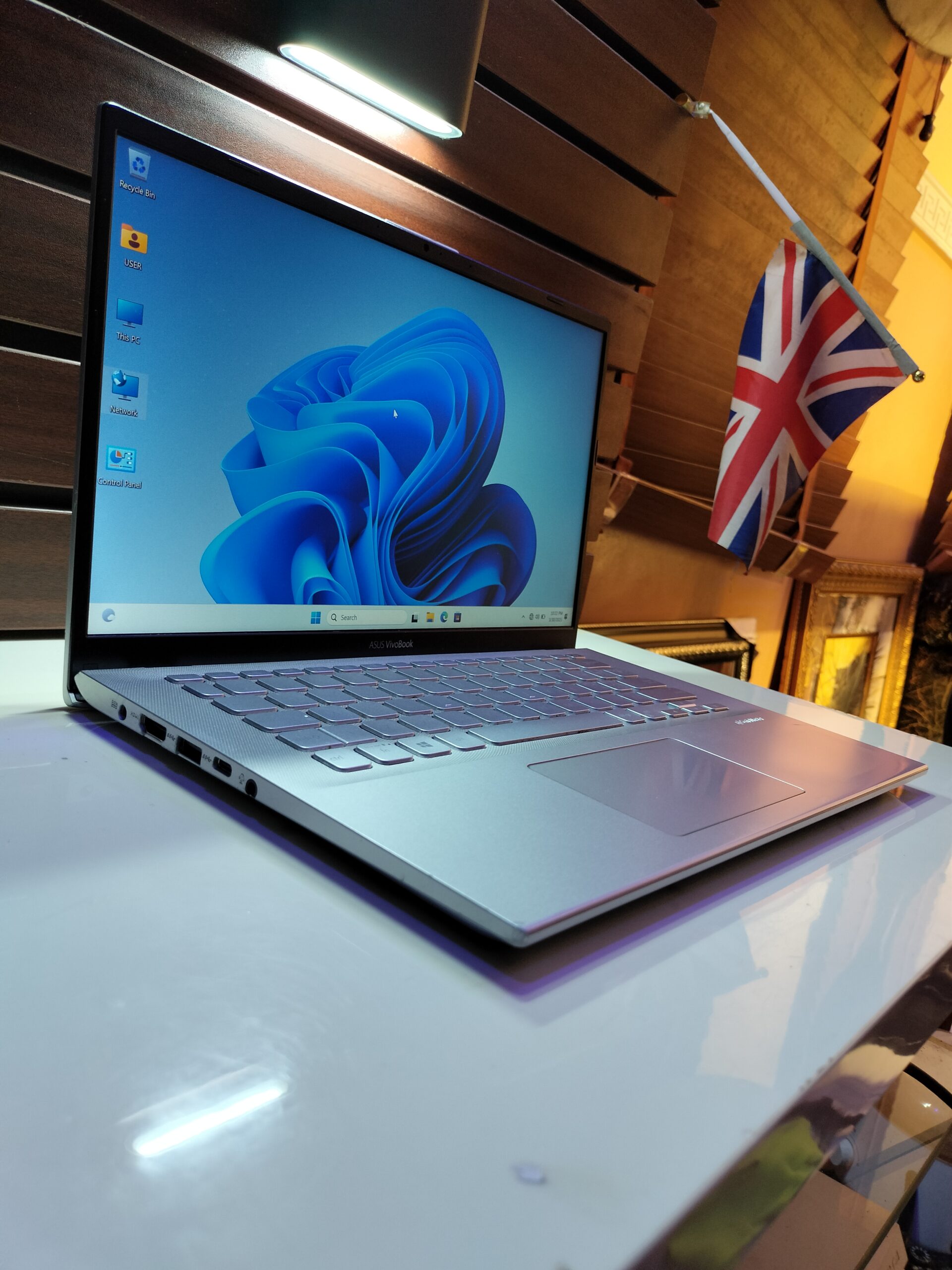 Asus Vivobook - 10th Gen - Core i5 - 8GB Ram - 256GB SSD - Windows 11 Pro - Image 3