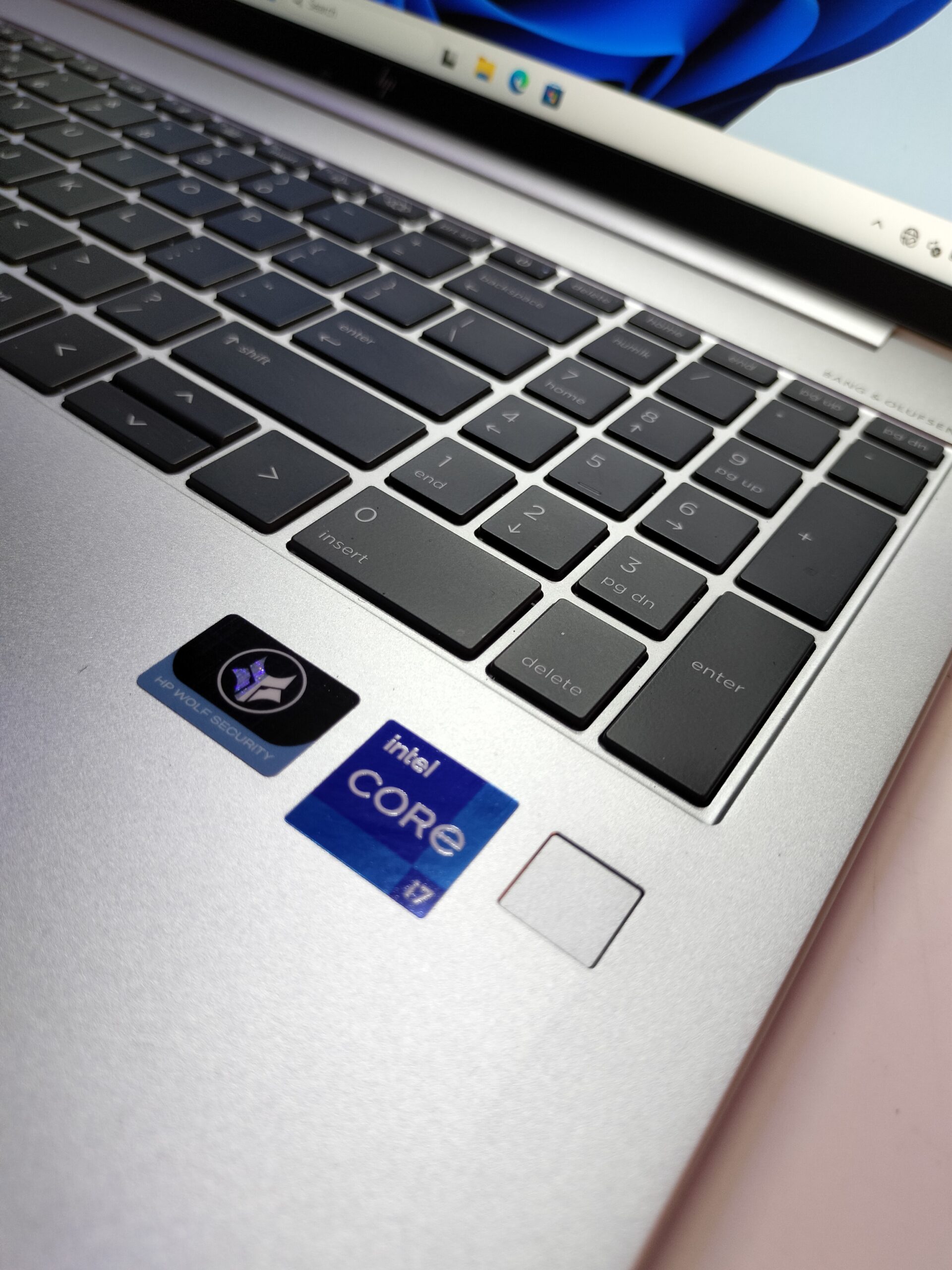 HP EliteBook 860 - Core i5 - 12th Gen - 512GB SSD - 16GB Ram - Finger Print - FaceID - Image 9