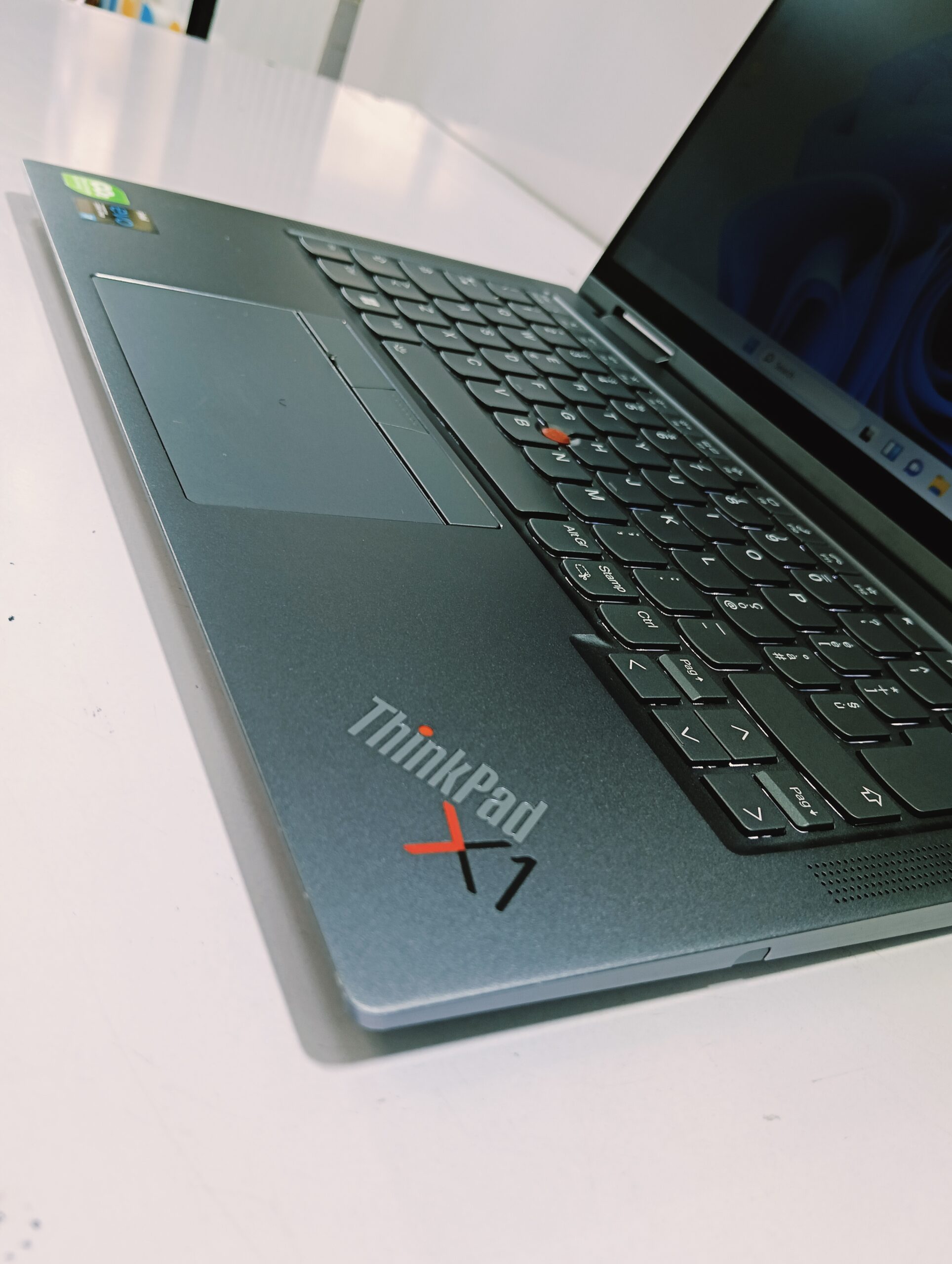 Lenovo ThinkPad 20Y0S49N01 - Touchscreen - Convertible - 16GB Ram - 512GB SSD - Image 12