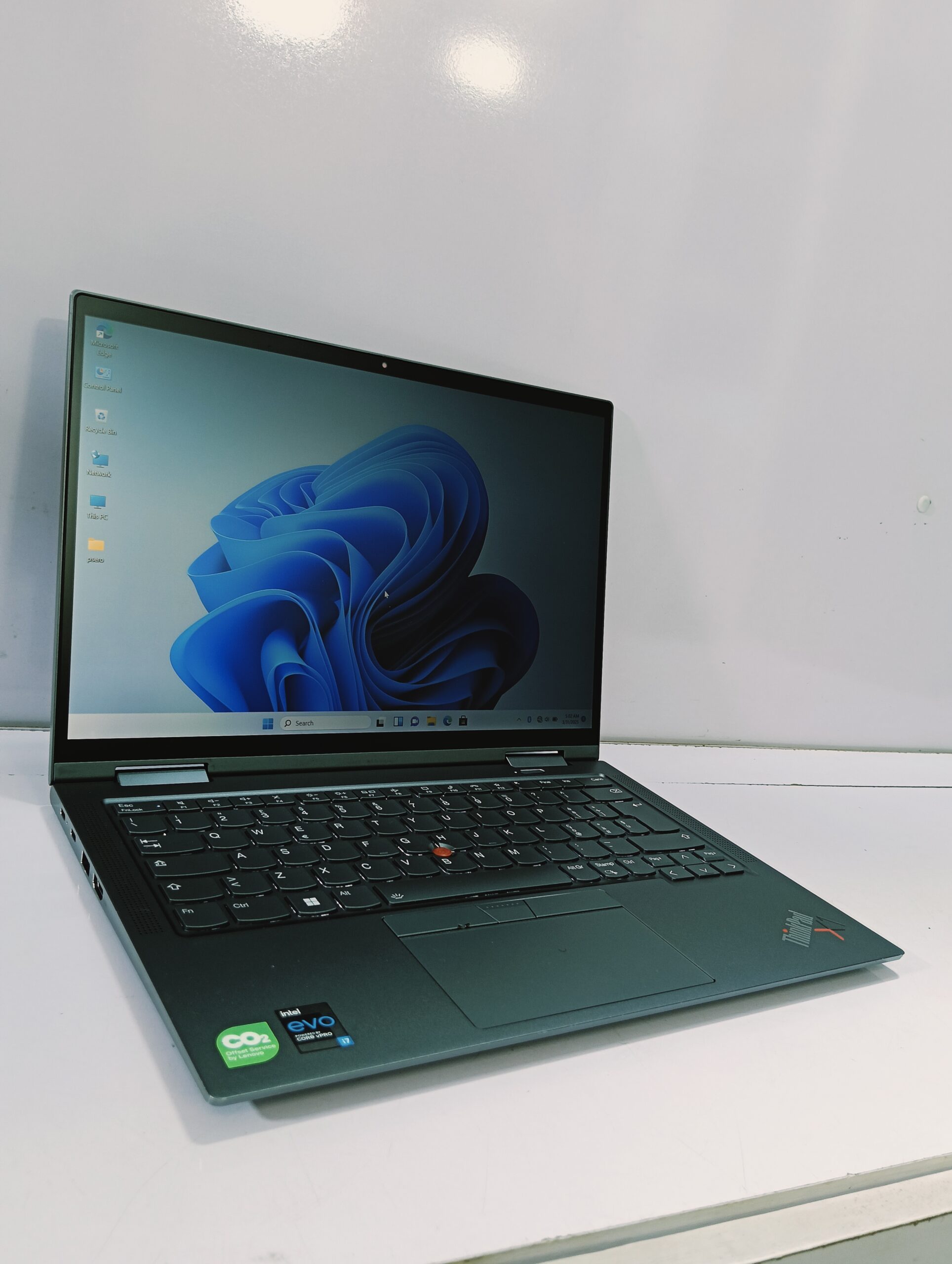 Lenovo ThinkPad 20Y0S49N01 - Touchscreen - Convertible - 16GB Ram - 512GB SSD - Image 4