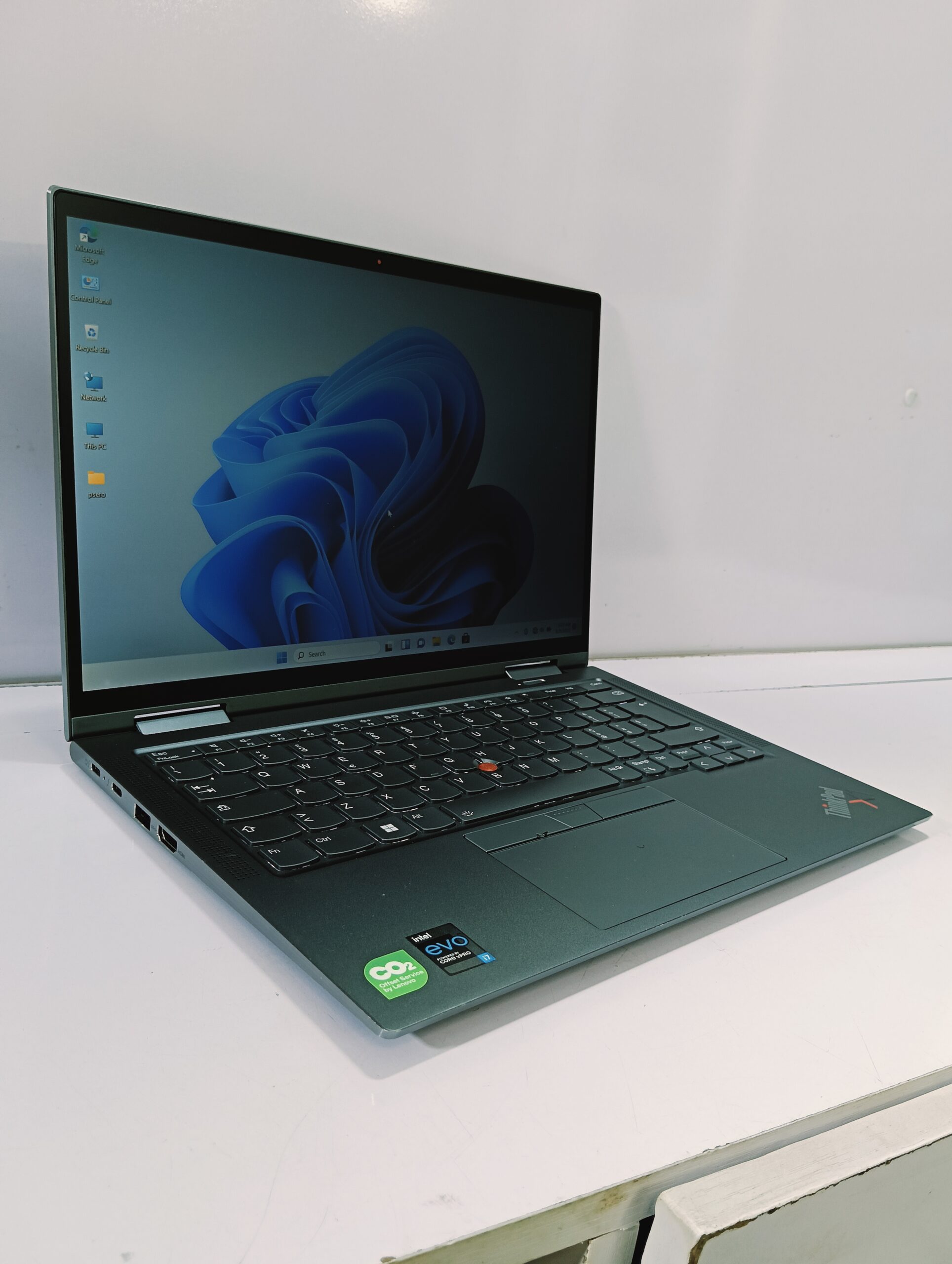 Lenovo ThinkPad 20Y0S49N01 - Touchscreen - Convertible - 16GB Ram - 512GB SSD - Image 9