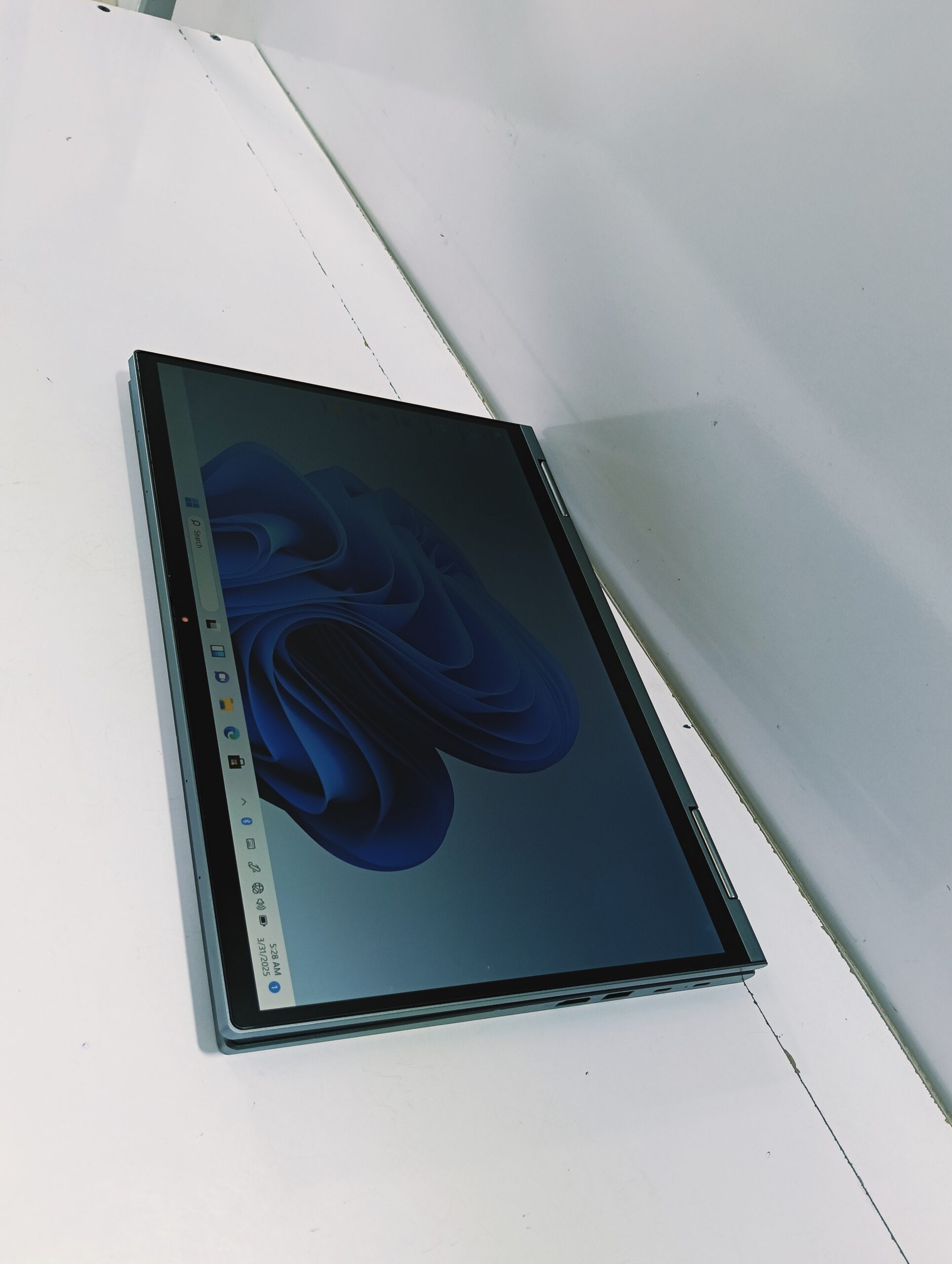 Lenovo ThinkPad 20Y0S49N01 - Touchscreen - Convertible - 16GB Ram - 512GB SSD - Image 8