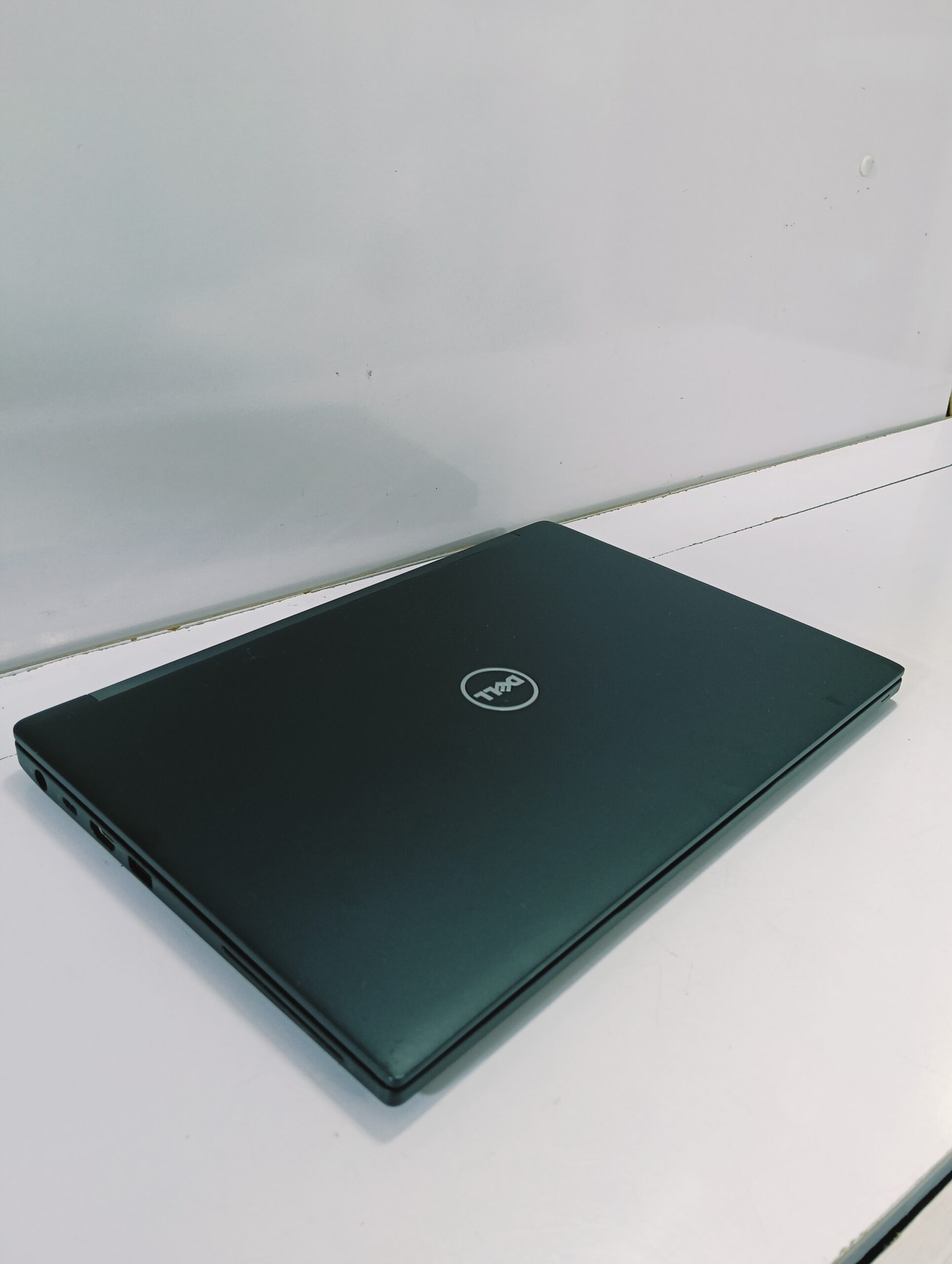 Dell Latitude 7280 - 7th Gen - Core i7 - 256GB SSD - 8GB - 250GB - Windows 11 Pro - Image 3
