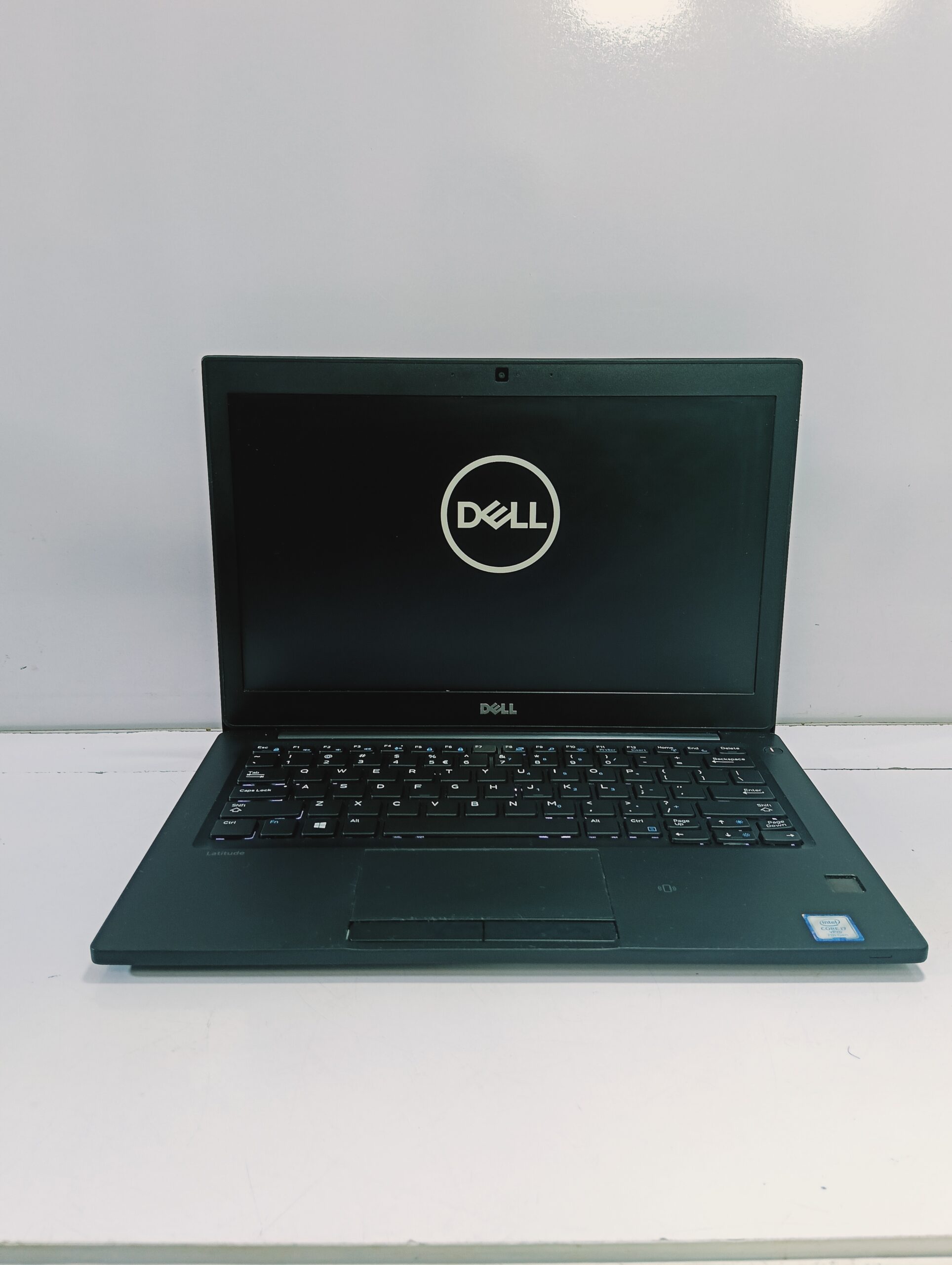 Dell Latitude 7280 - 7th Gen - Core i7 - 256GB SSD - 8GB - 250GB - Windows 11 Pro - Image 4