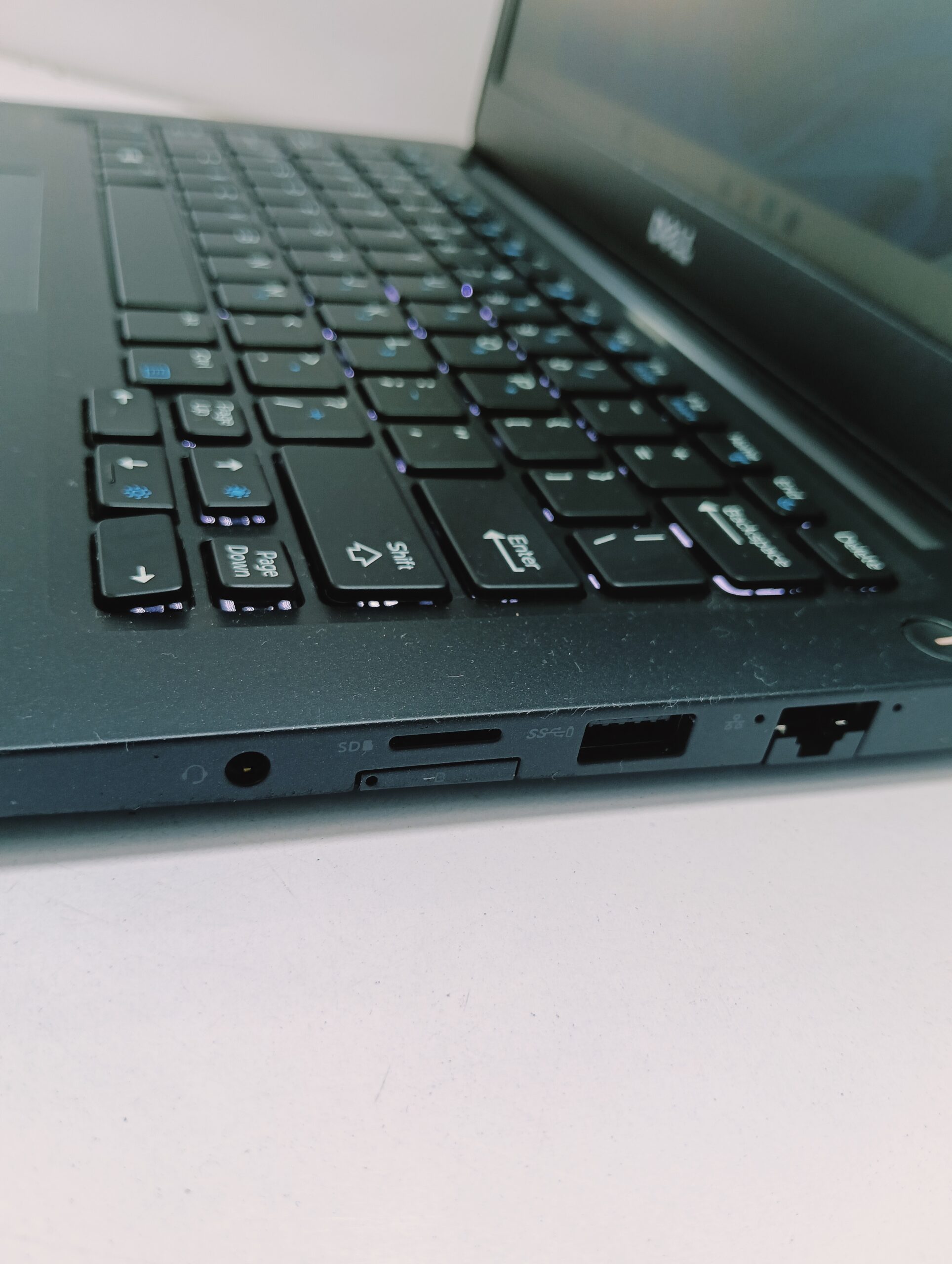 Dell Latitude 7280 - 7th Gen - Core i7 - 256GB SSD - 8GB - 250GB