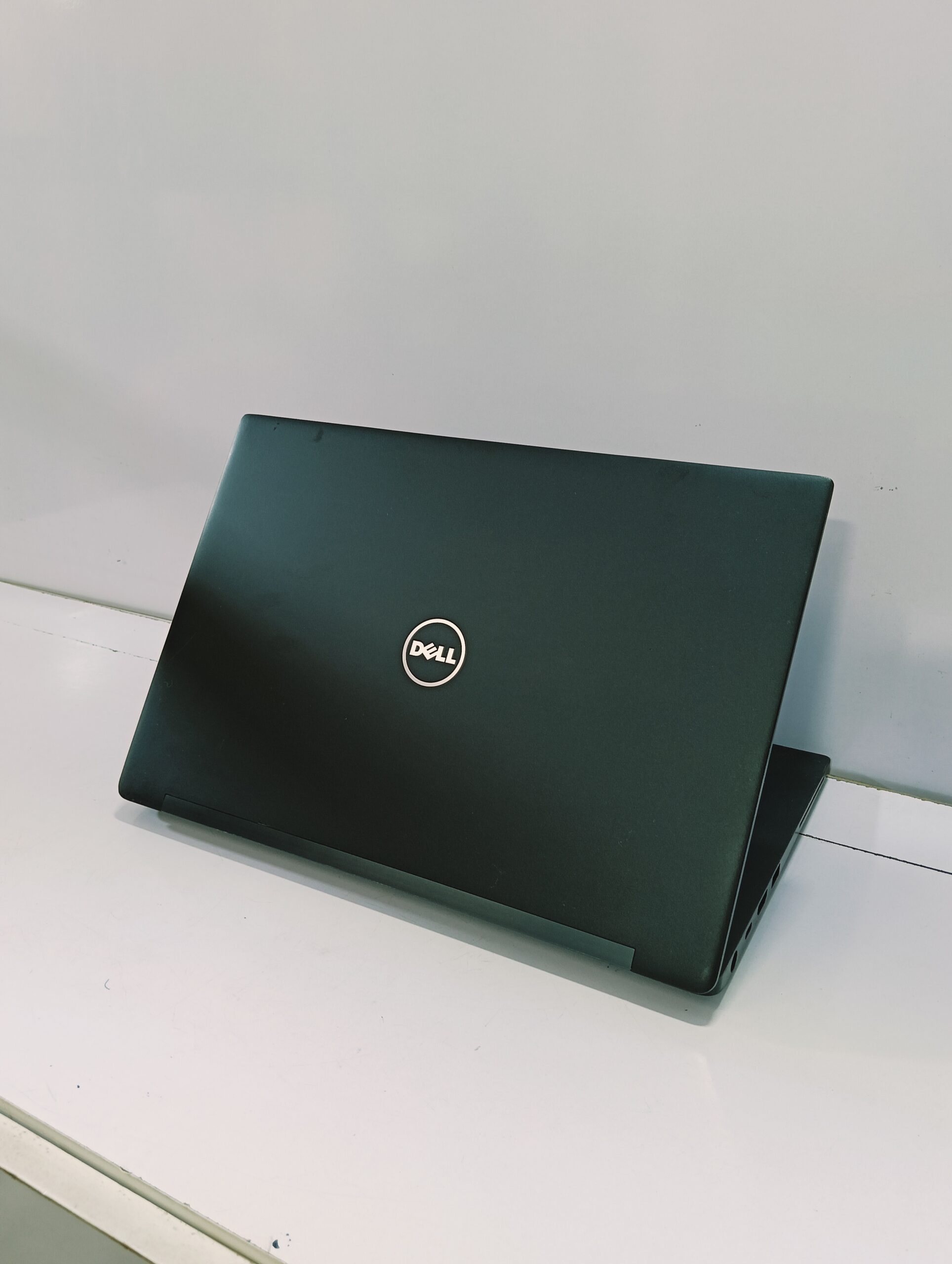 Dell Latitude 7280 - 7th Gen - Core i7 - 256GB SSD - 8GB - 250GB - Windows 11 Pro