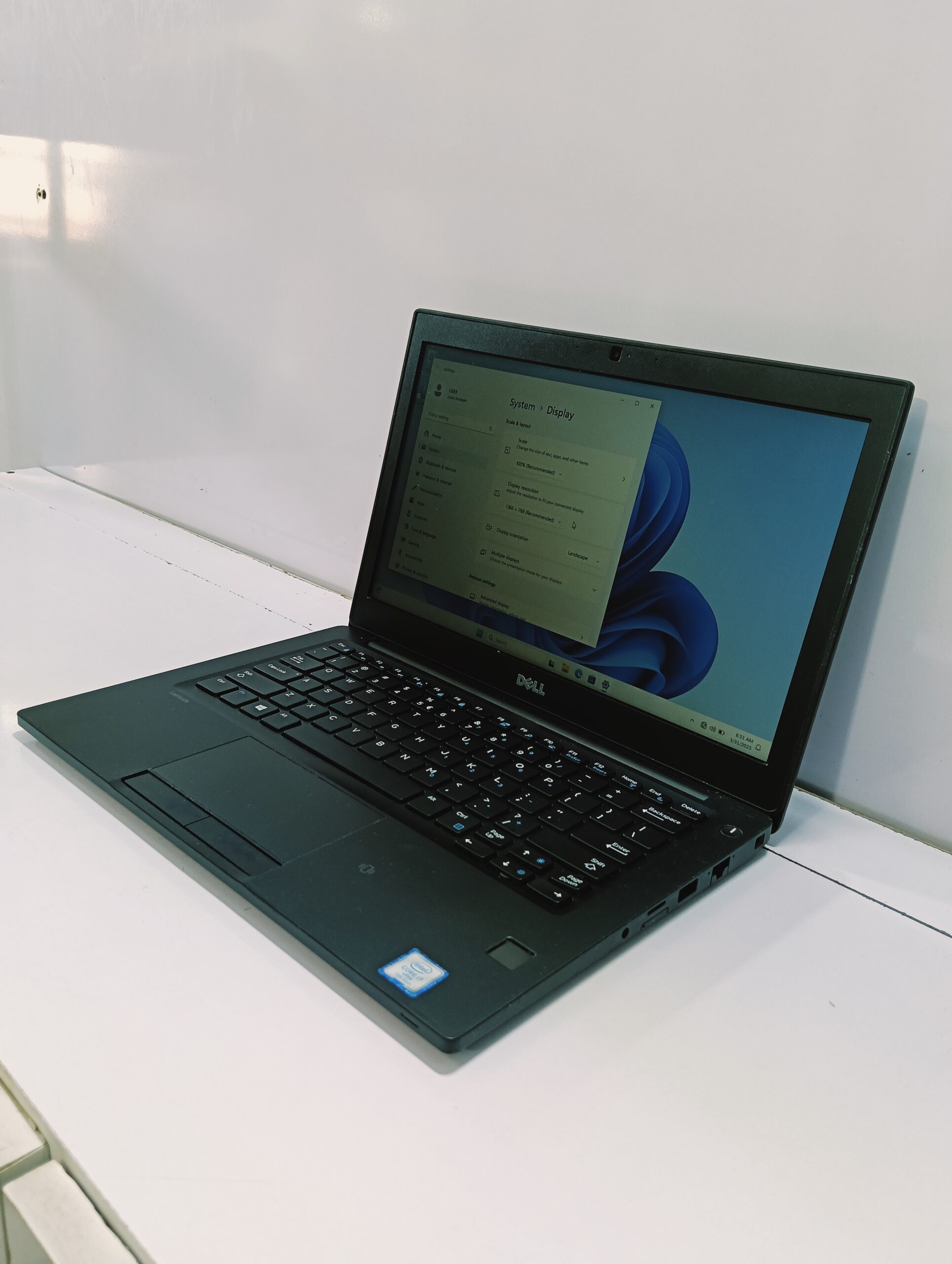 Dell Latitude 7280 - 7th Gen - Core i7 - 256GB SSD - 8GB - 250GB - Windows 11 Pro - Image 2