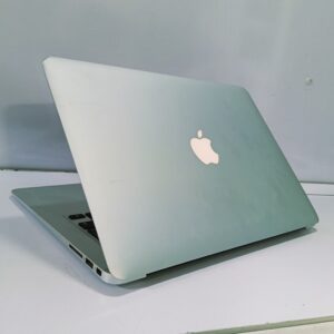 Apple MacBook Air 2013 - Core i5 - 128GB SSD - 4GB Ram - 13.3 Inch