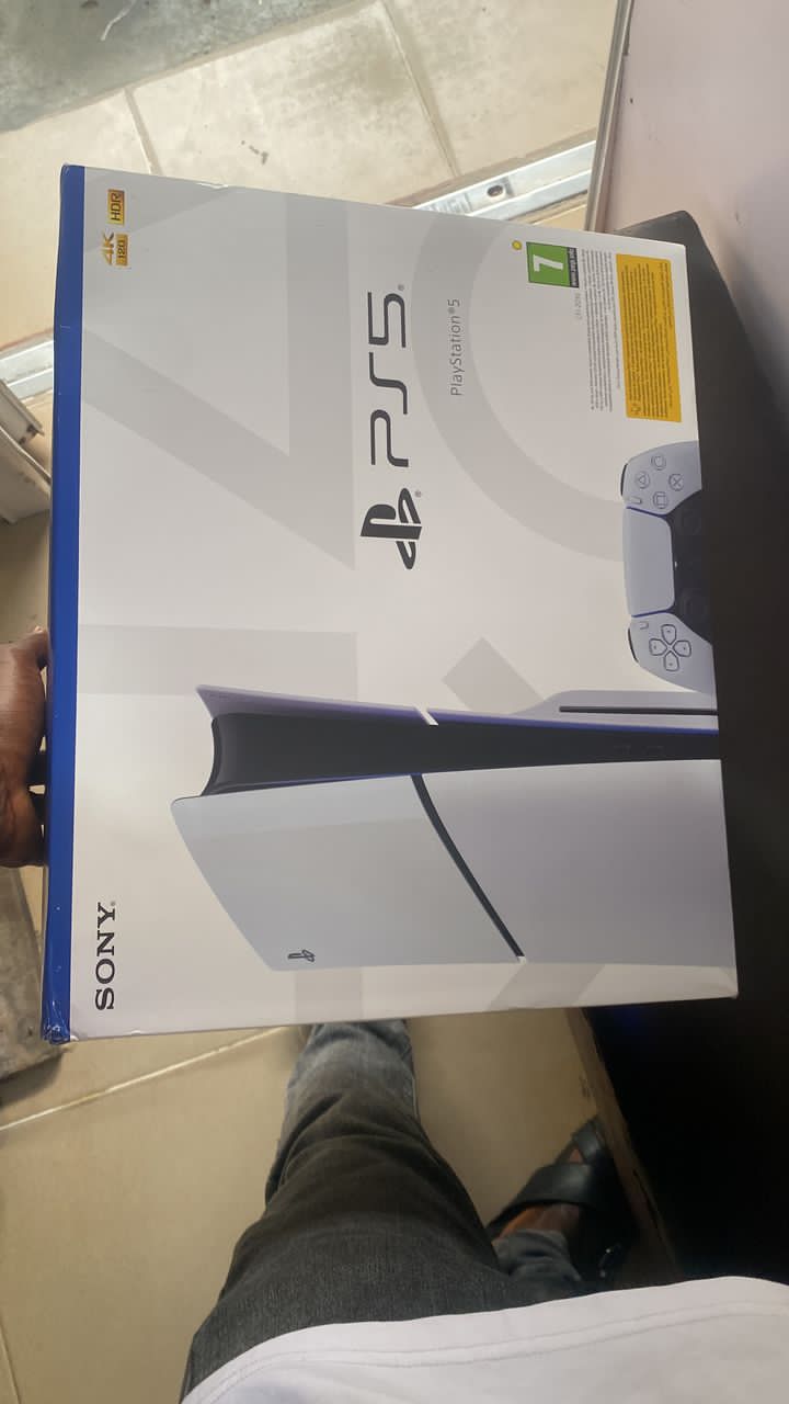 Sony PS5 Console | Ultra HD Blu-ray | 1TB SSD | DualSense Controller Included - Image 3