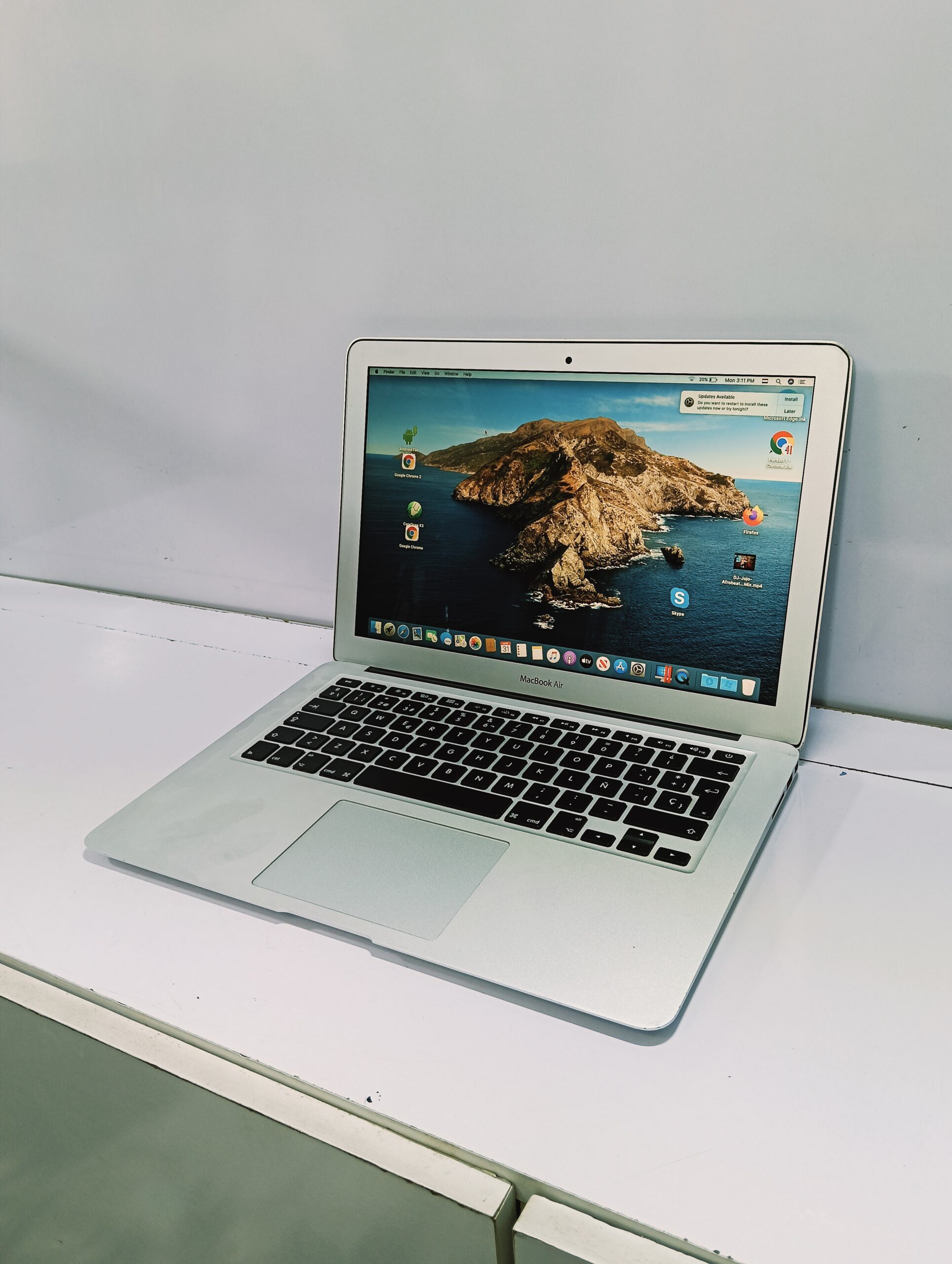 Apple MacBook Air 2013 - Core i5 - 128GB SSD - 4GB Ram