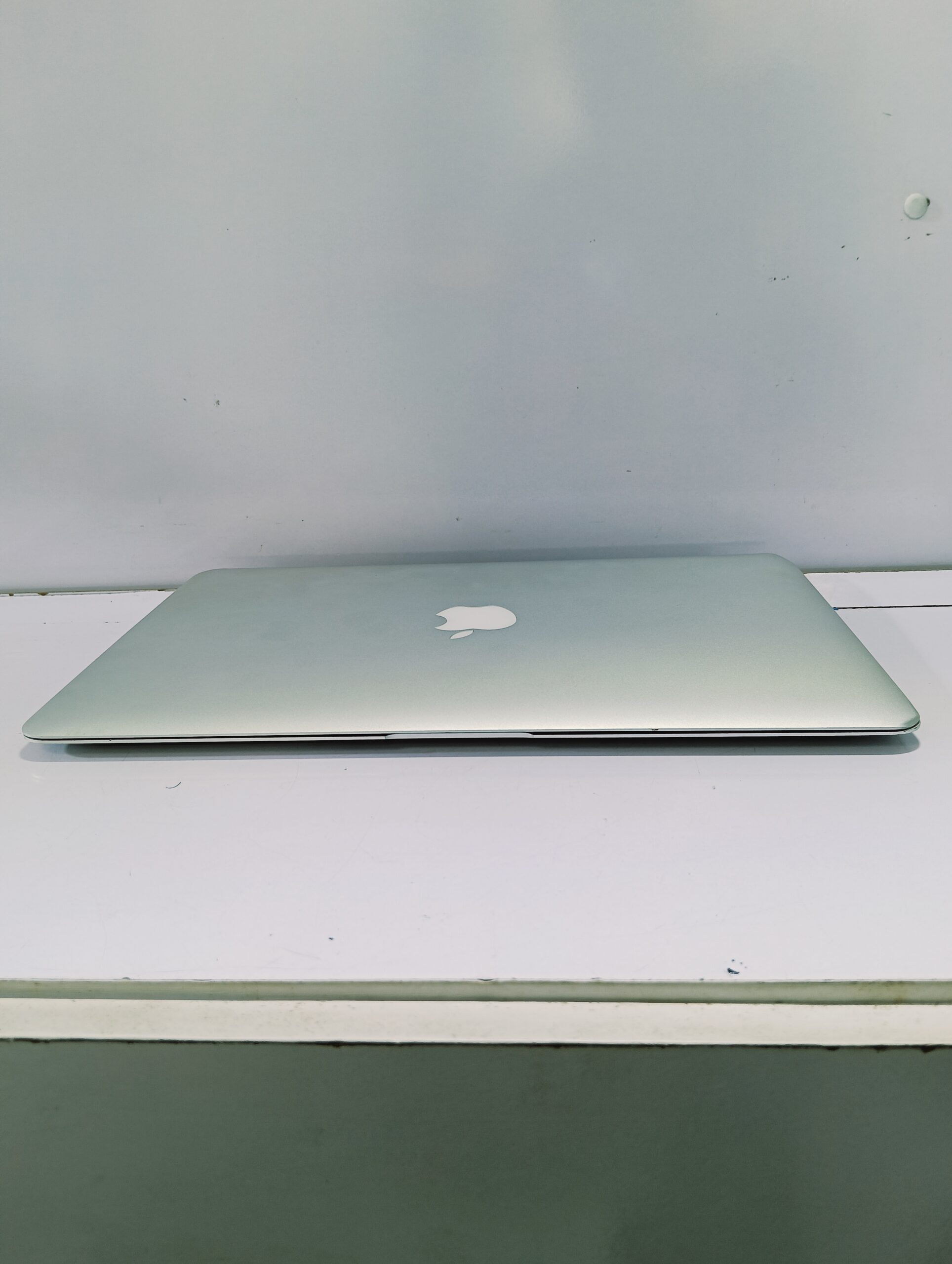 Apple MacBook Air 2013 - Core i5 - 128GB SSD - 4GB Ram - 13.3 Inch - Image 11